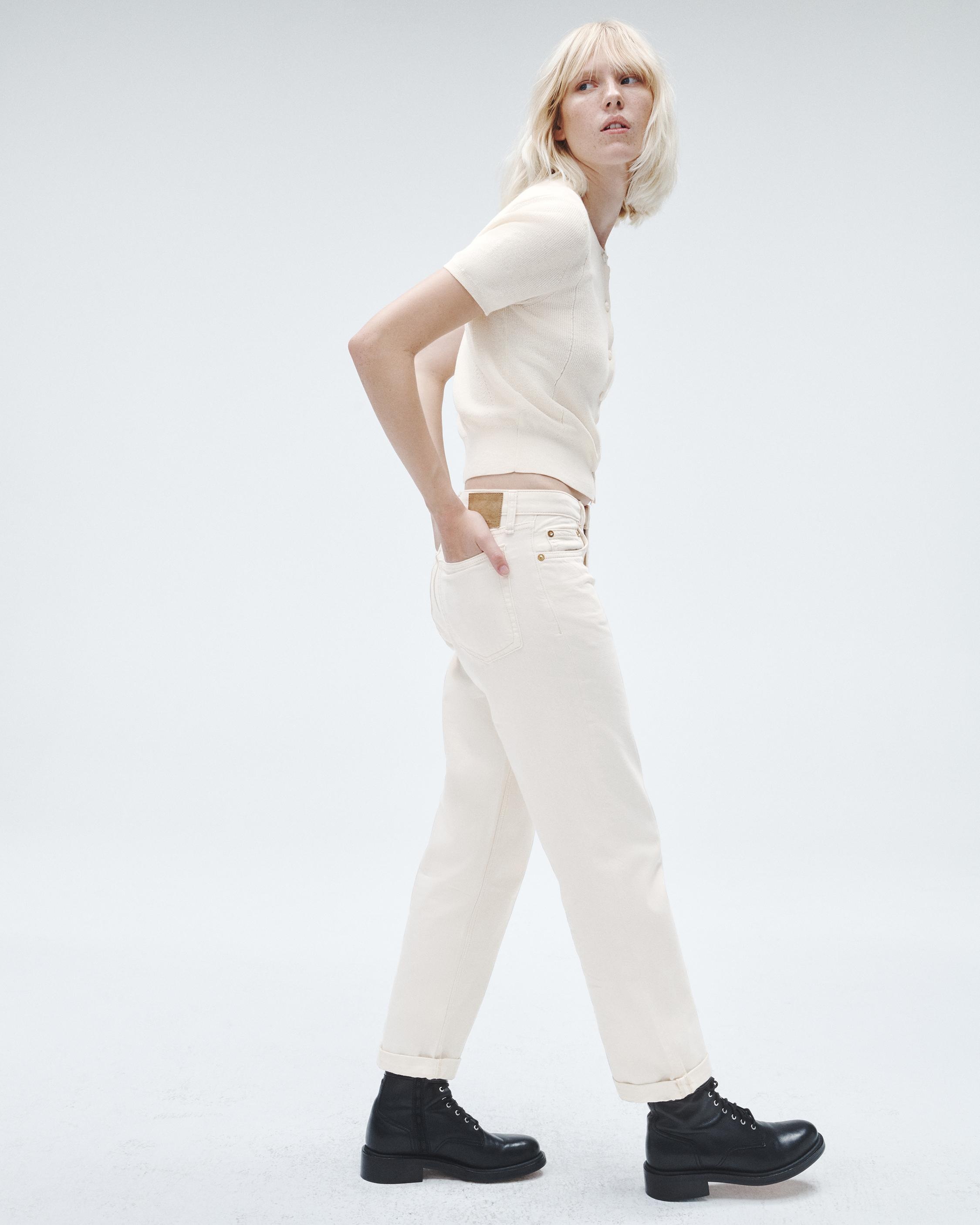 Featherweight Baggy Dre - Ecru
Low-Rise Featherweight Jean - 3