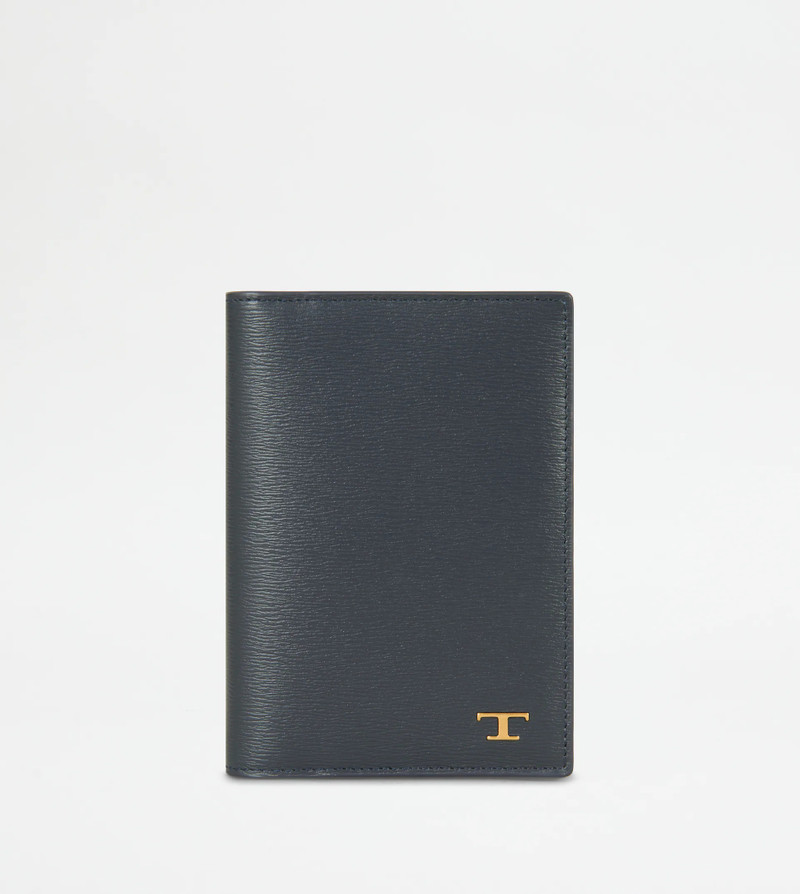 PASSPORT HOLDER IN LEATHER - BLUE 1