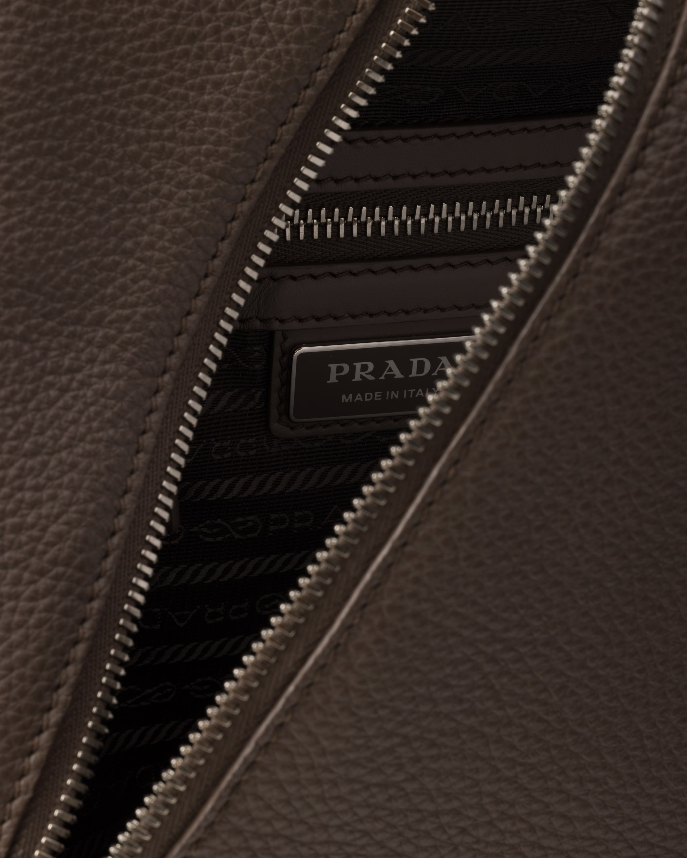 Prada Cross leather bag - 5