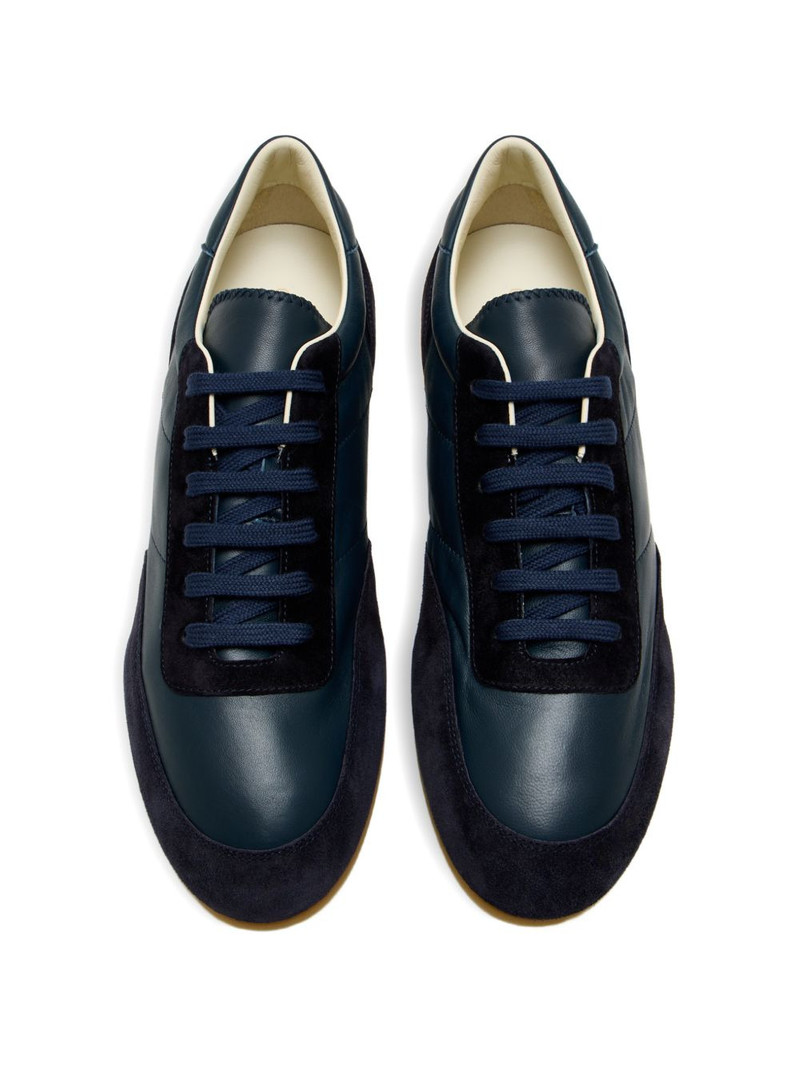 Common Projects Minimal lace-up sneakers outlook
