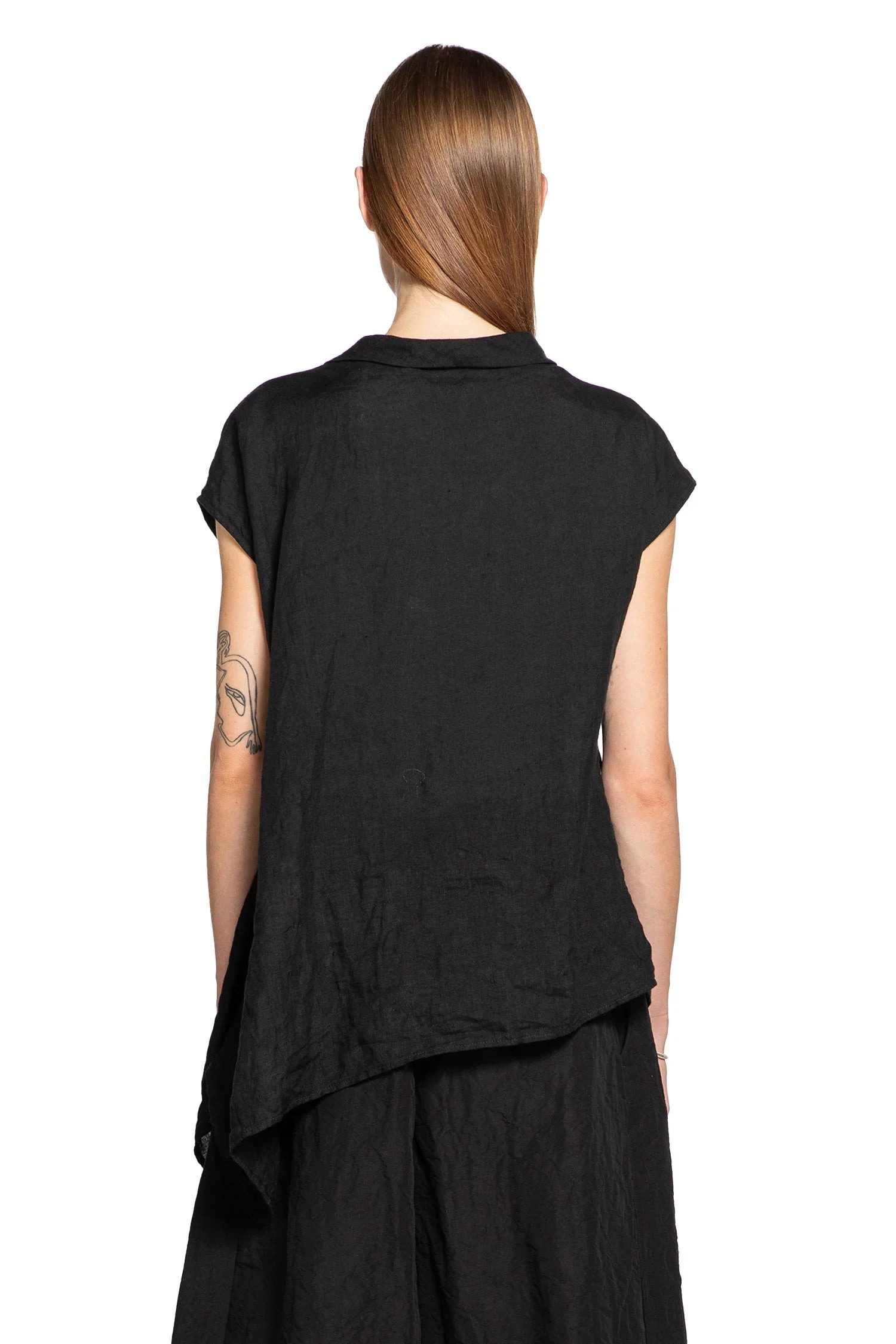 Reclined Sleeveless Shirt - 4