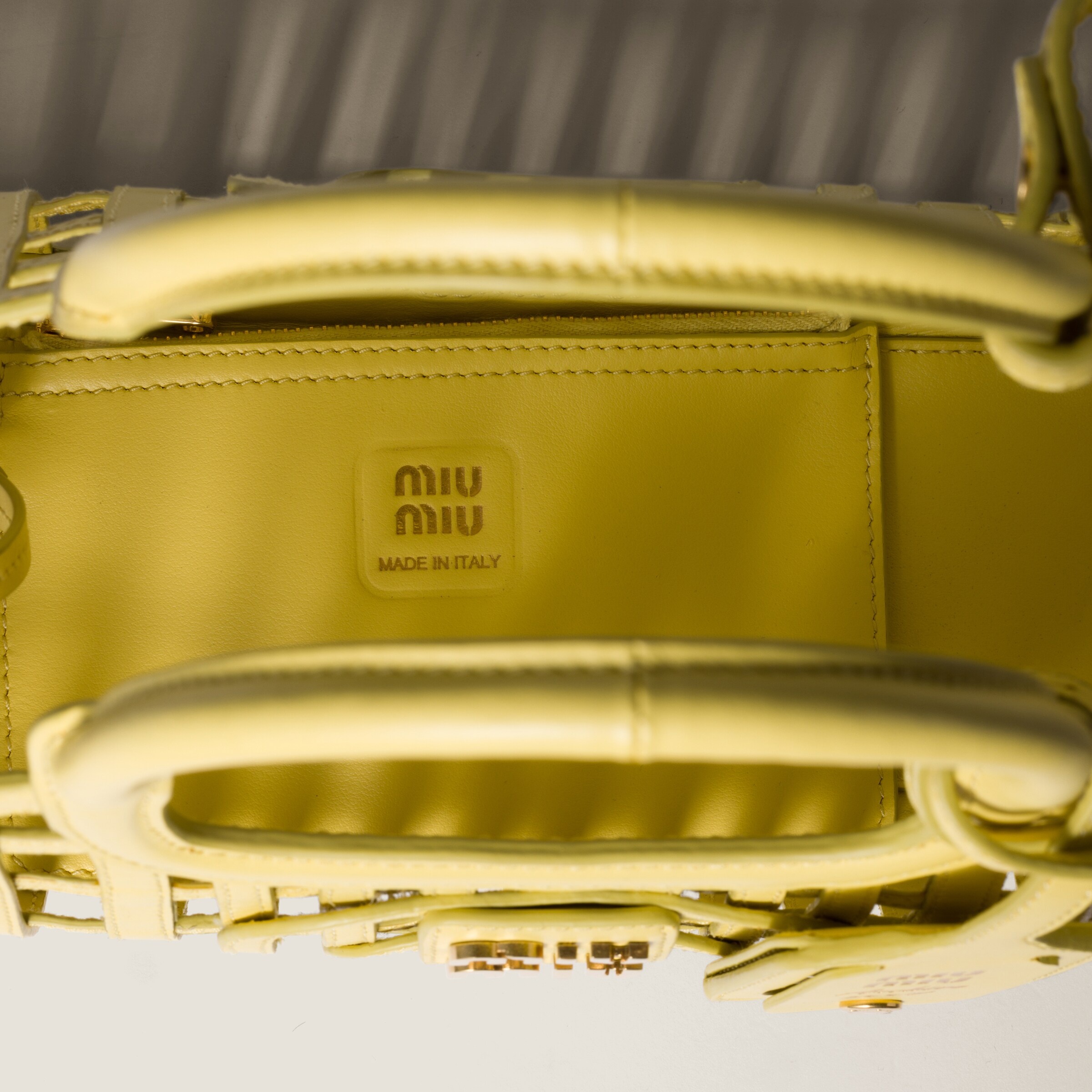 Leather handbag - 6