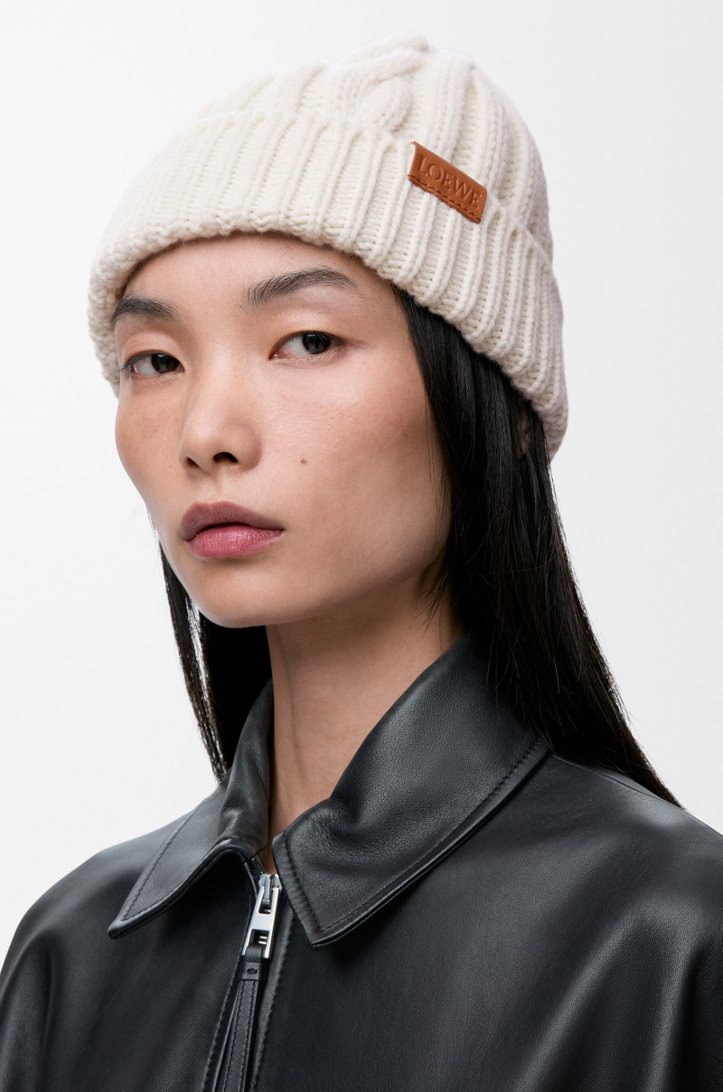 Loewe Beanie in wool outlook