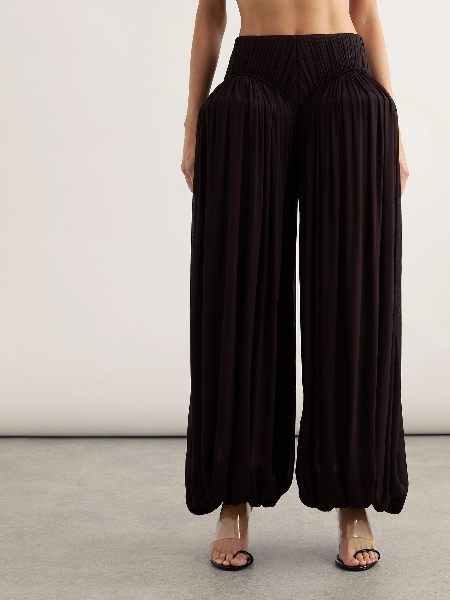 Pleated crepe tapered pants Dark brown - 3