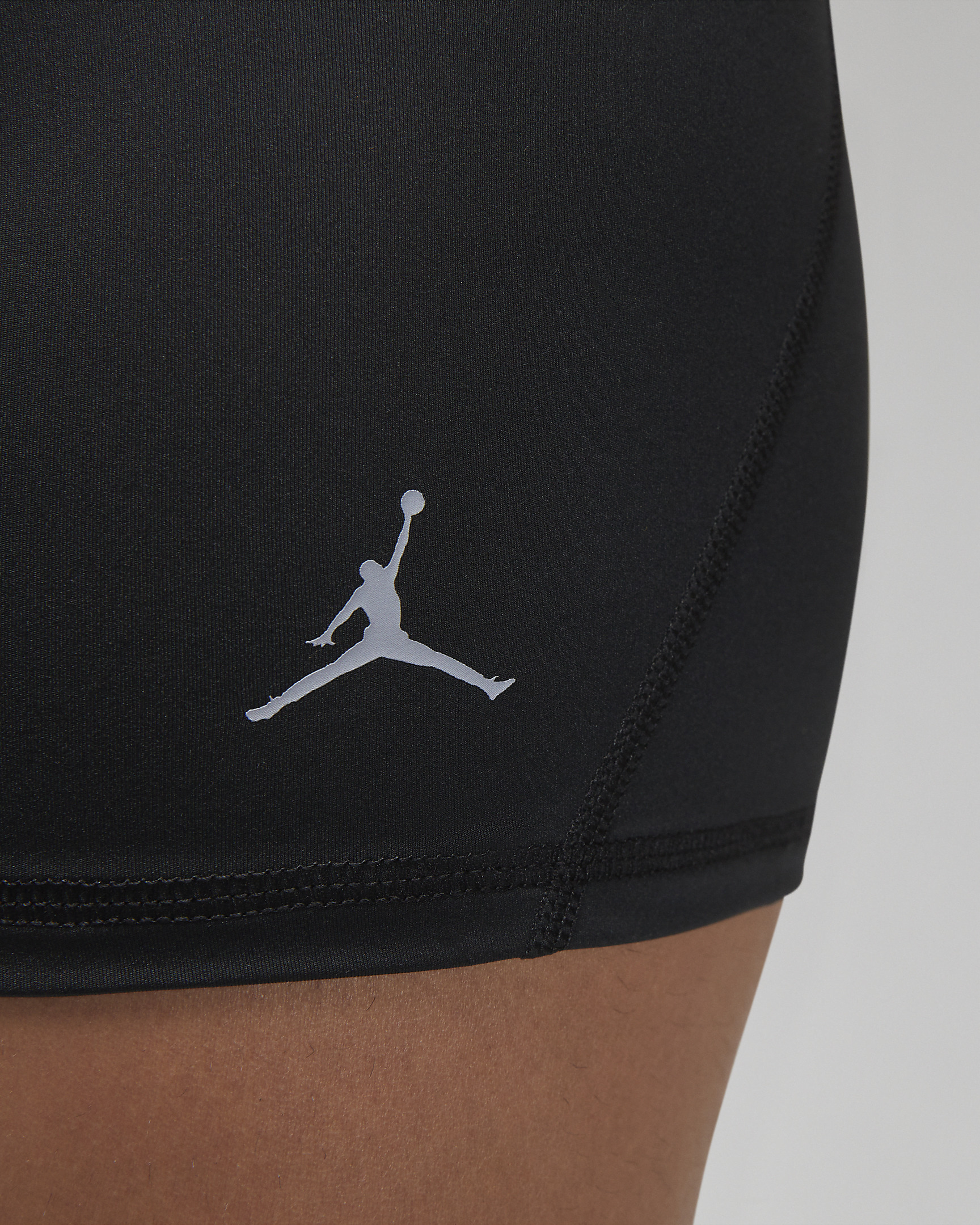 Jordan Sport Women's 5" Shorts - 4