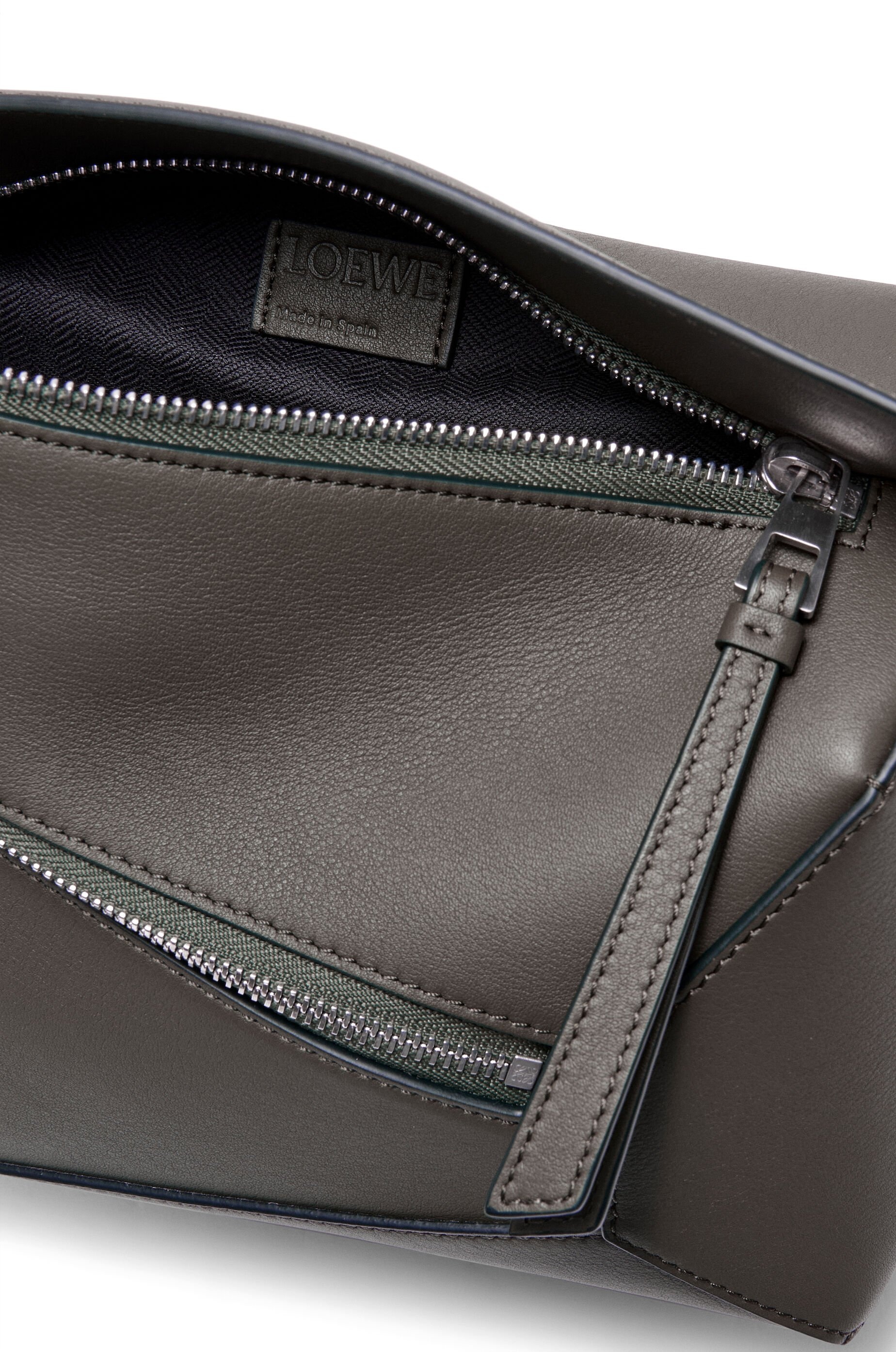 Small Puzzle bumbag in classic calfskin - 6