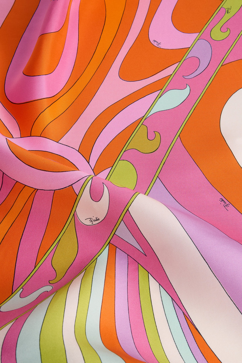 IRIDE AND MARMO PRINT SILK CARRE 3