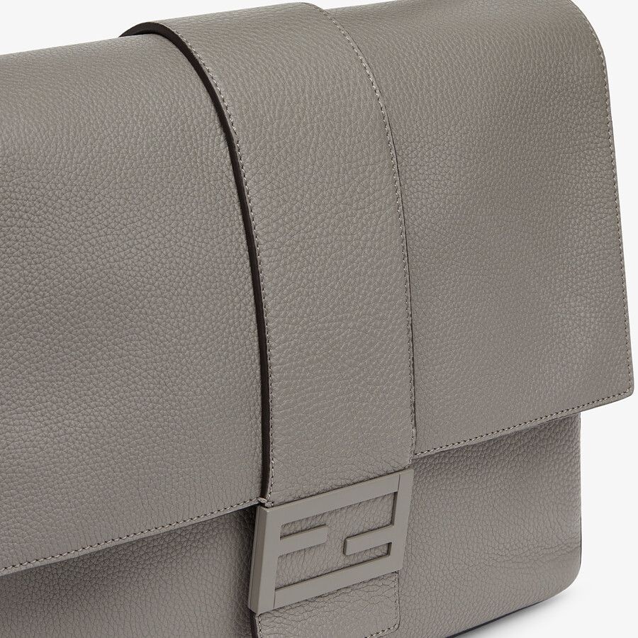 Light gray leather bag - 5