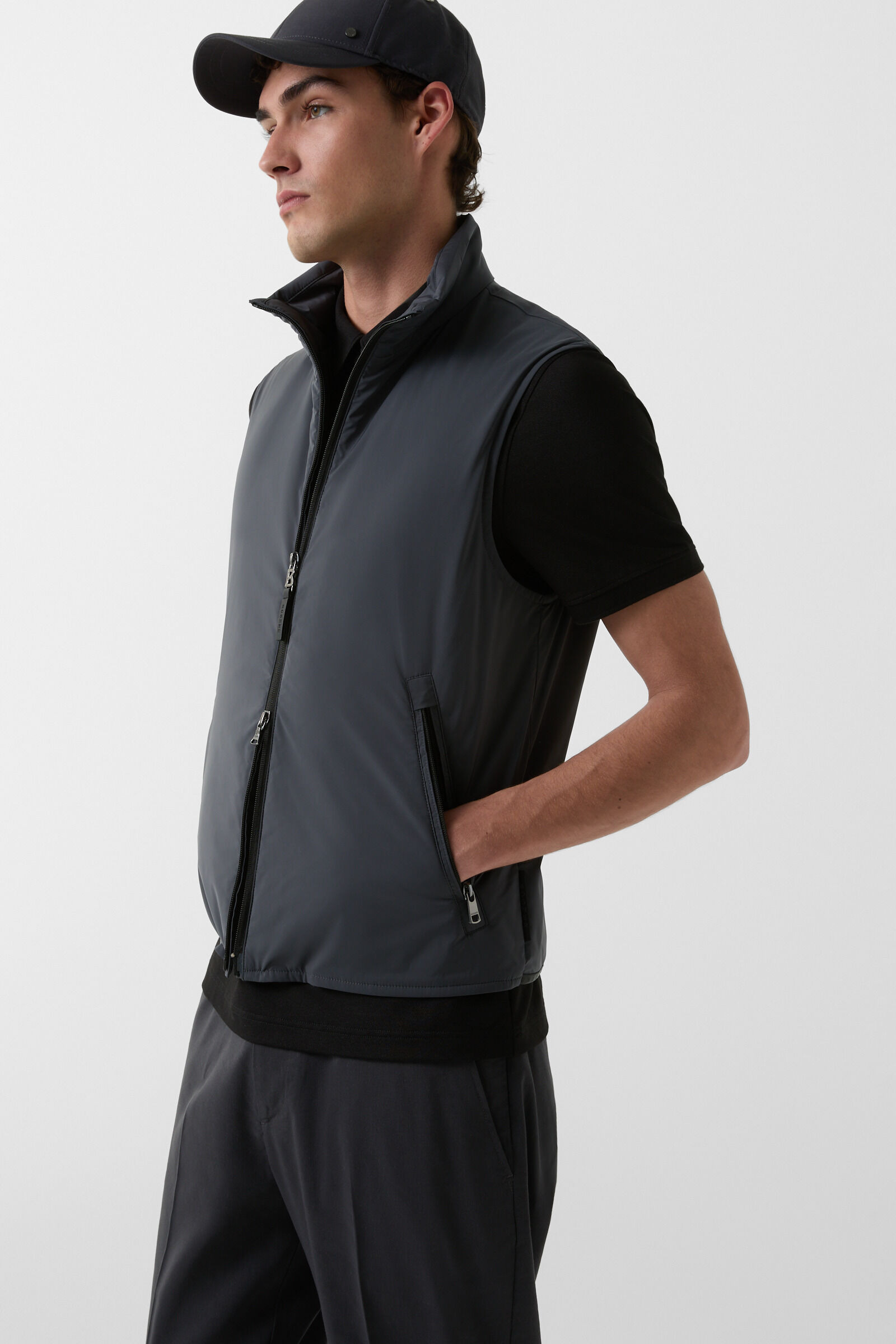 Jonny Lightweight vest in Dark gray - 2