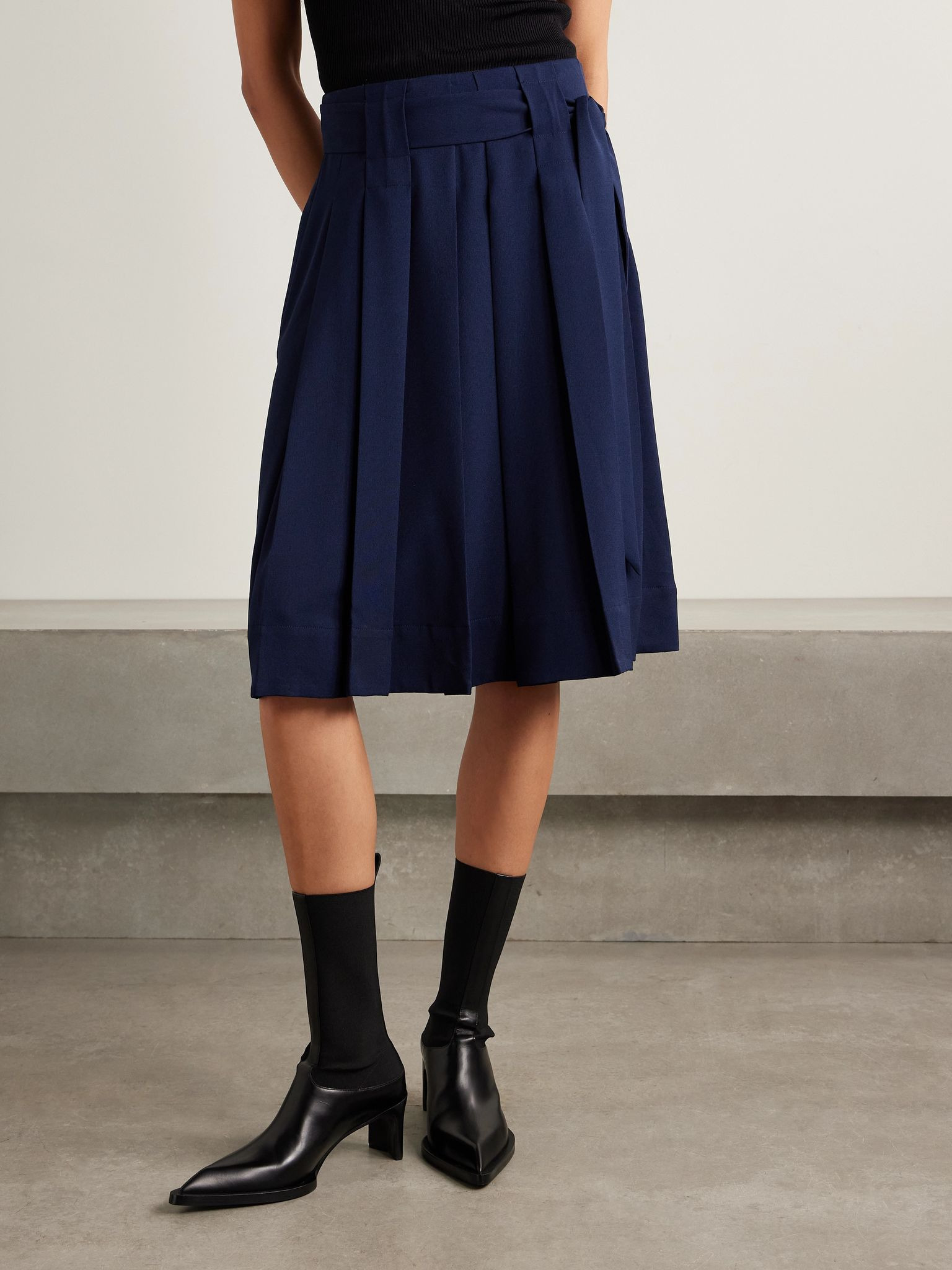 Jess belted pleated crepe skirt Navy - 3