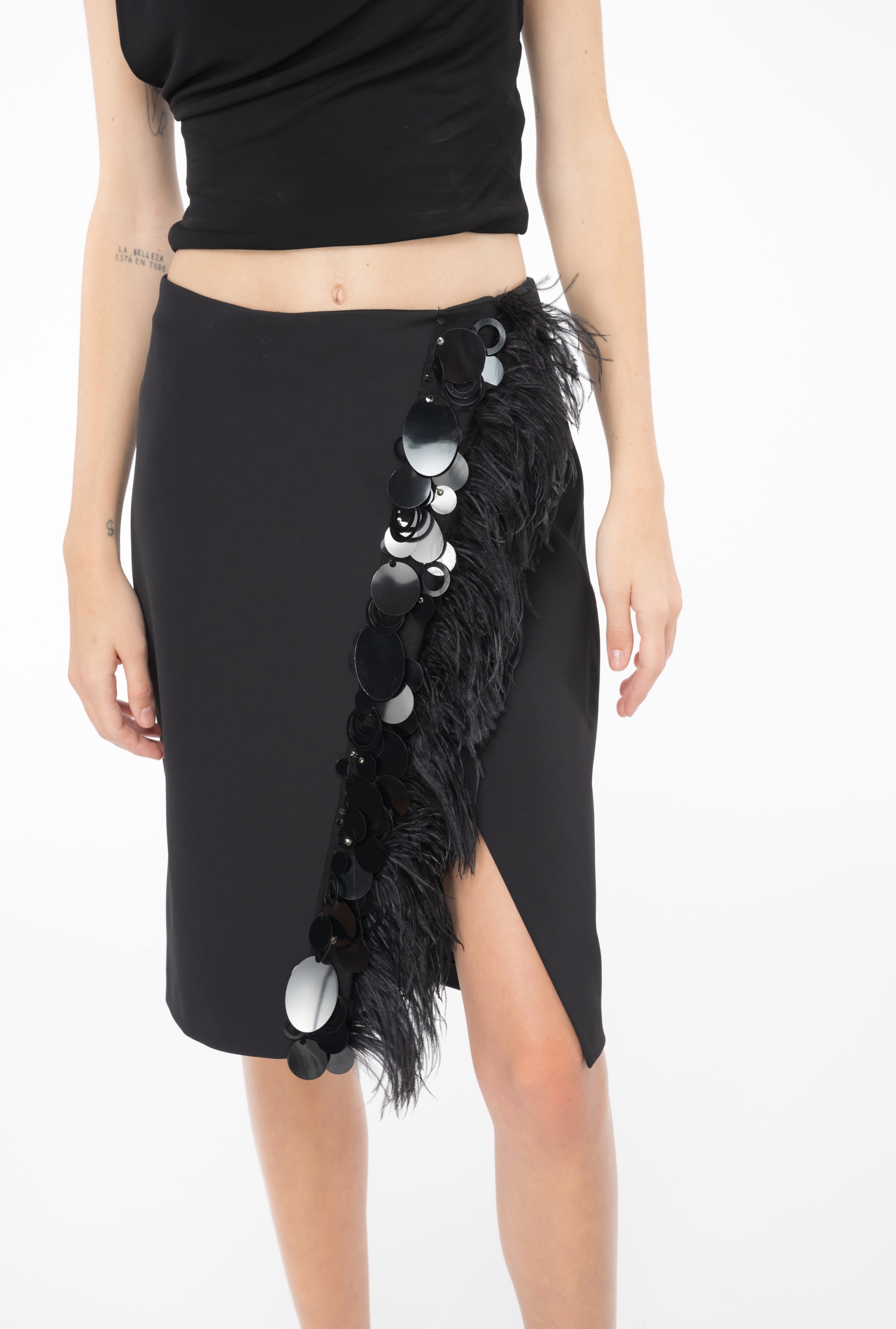SKIRT WITH FEATHERS AND SEQUINS - 3