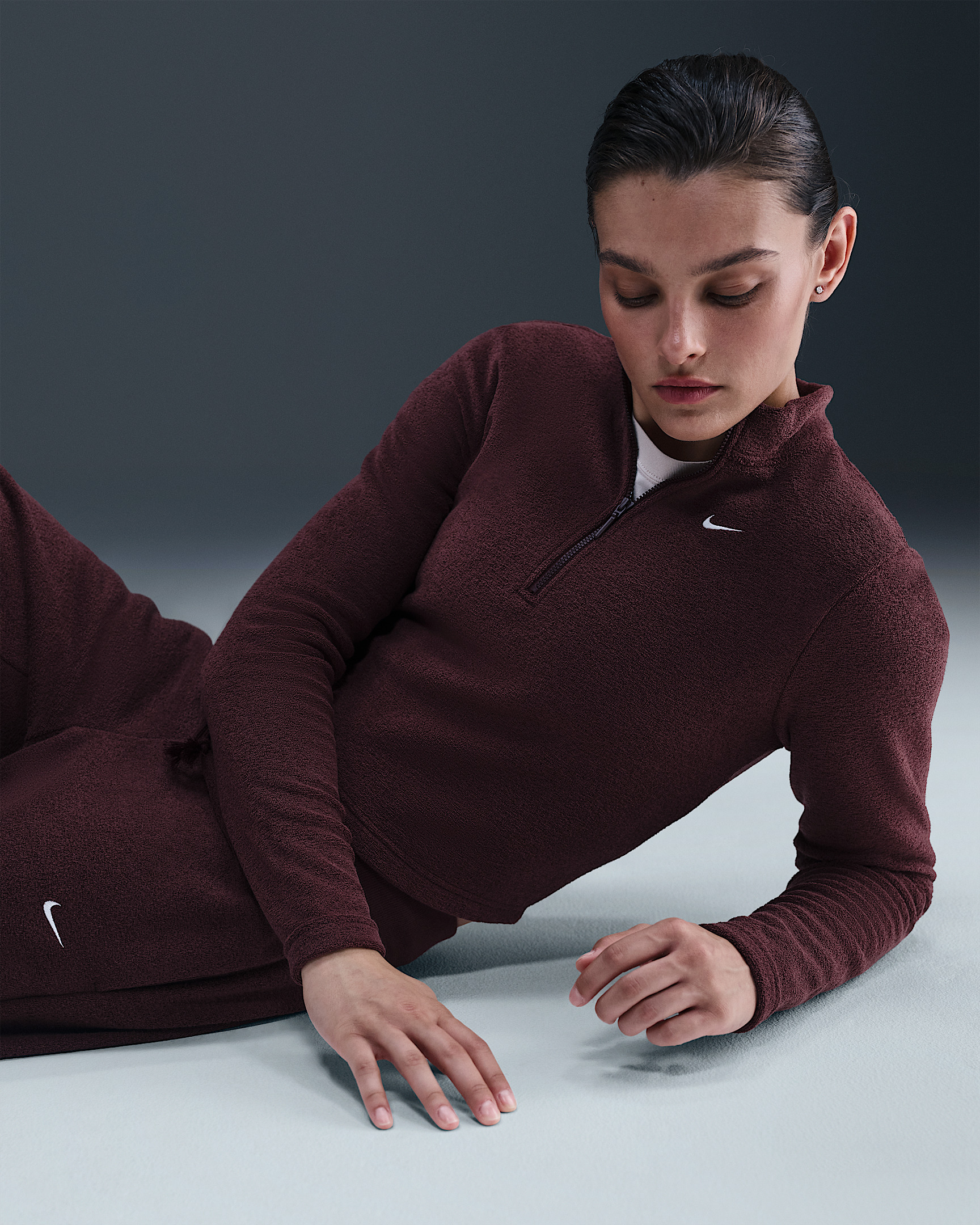 Nike Sportswear Phoenix Plush Women's Slim Long-Sleeve Cozy Fleece 1/2-Zip Top - 3