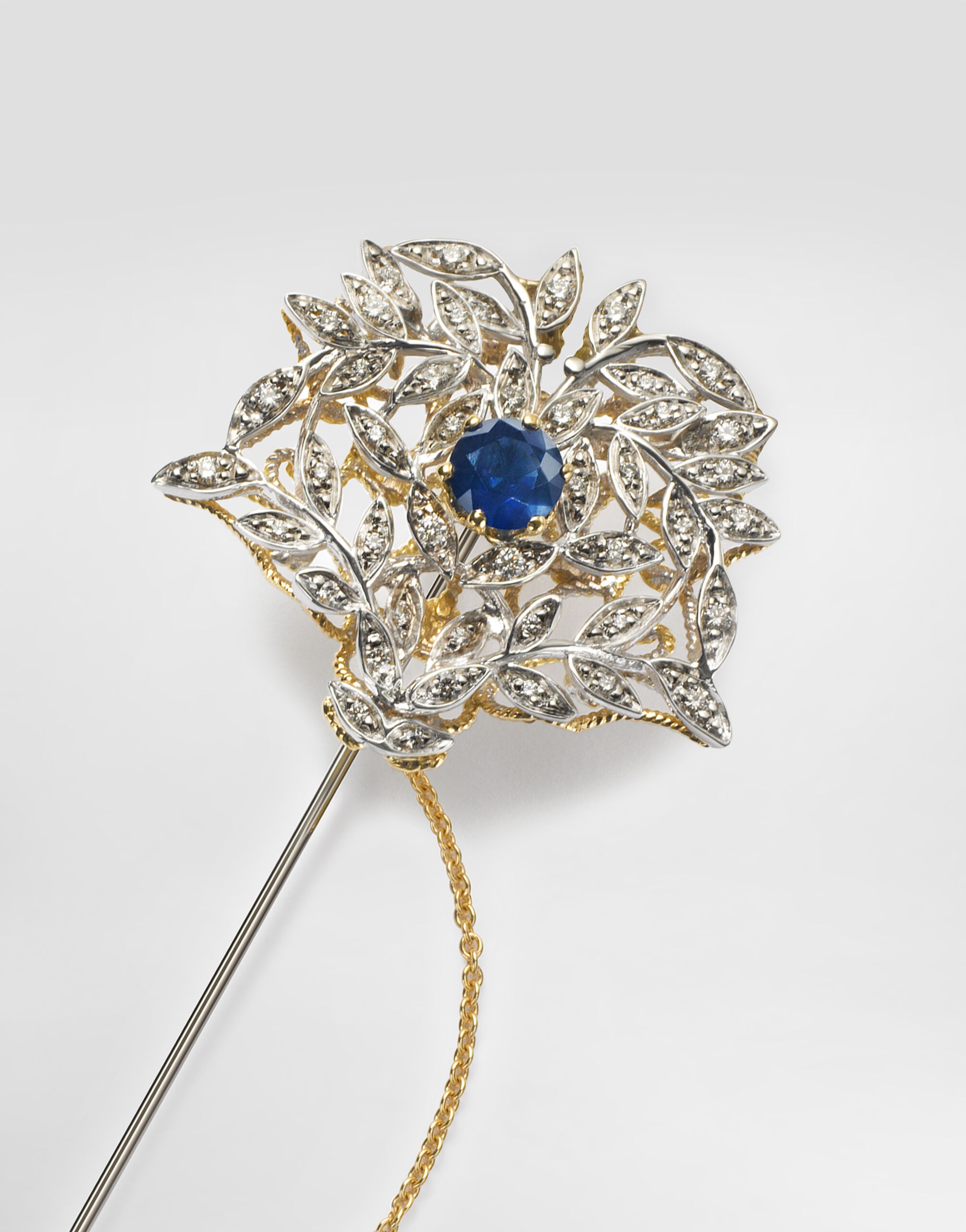 Sicily Brooch  18-carat yellow and white gold, blue sapphires, and diamonds - 3