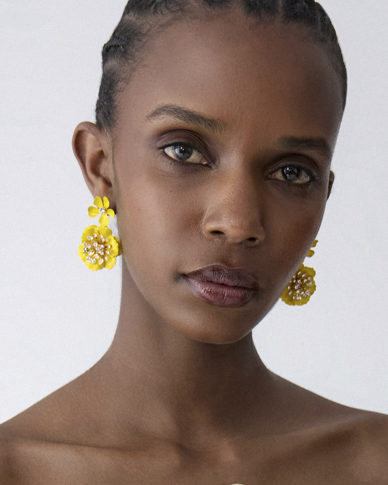 CAROLINA HERRERA Floral Dangle Earrings outlook