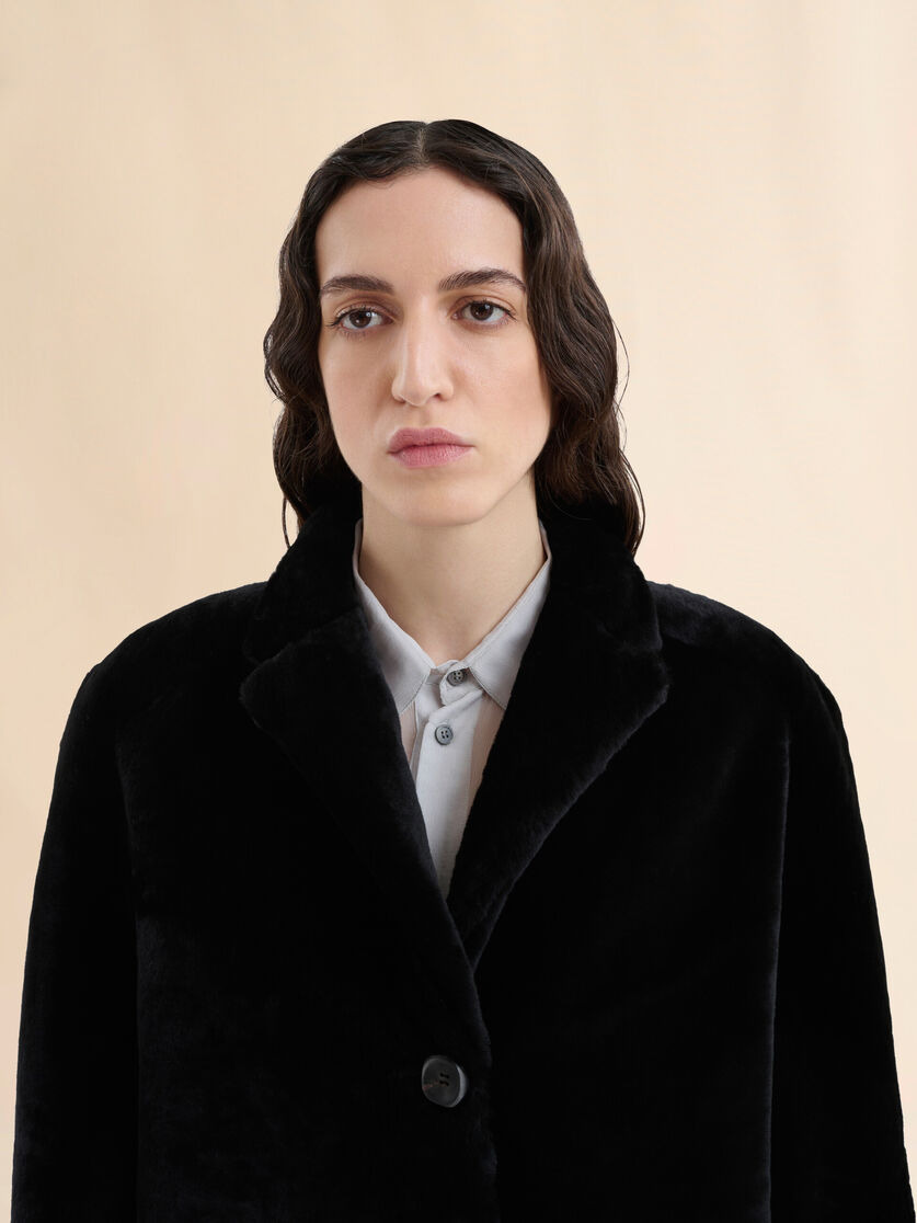 BLACK SHAVED SHEARLING COAT WITH PADDED SHOULDERS - 3