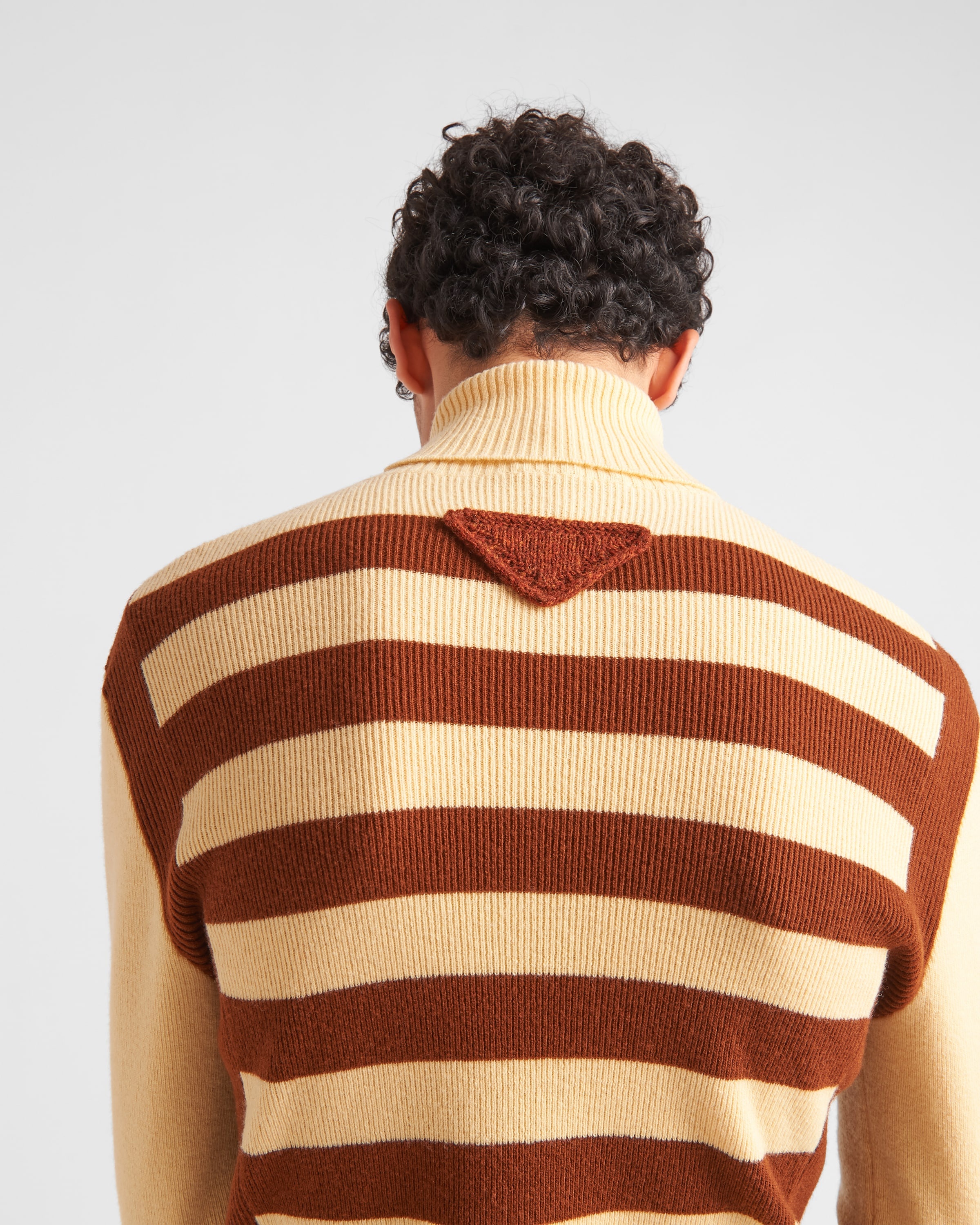 Lambswool turtleneck sweater - 4