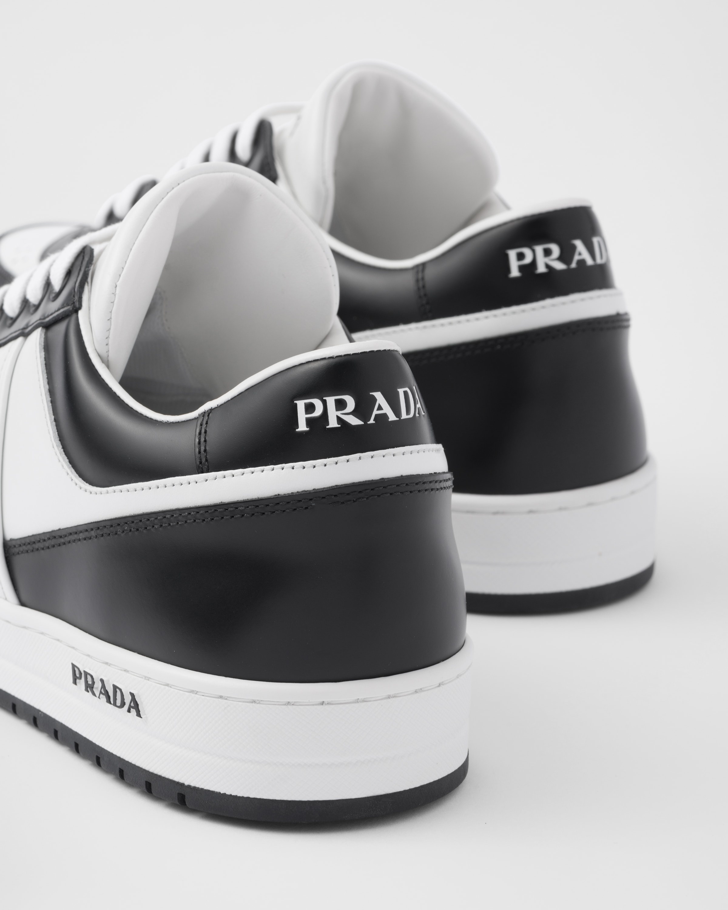 大注目 PRADA◆Downtown レザースニーカー 軽量ボックスソール 口コミ・レビュー｜大注目 PRADA◇Downtown レザースニーカー