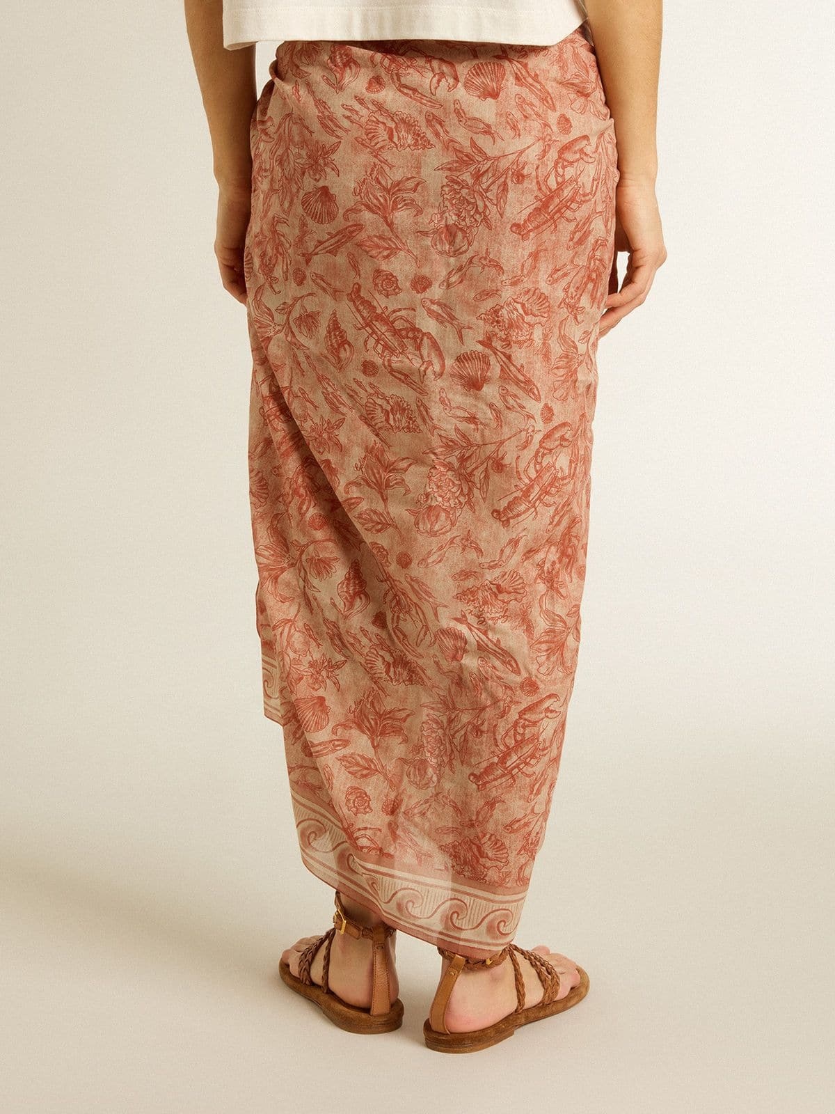 Sarong in cotton voile with all-over print in white and brick red - 4