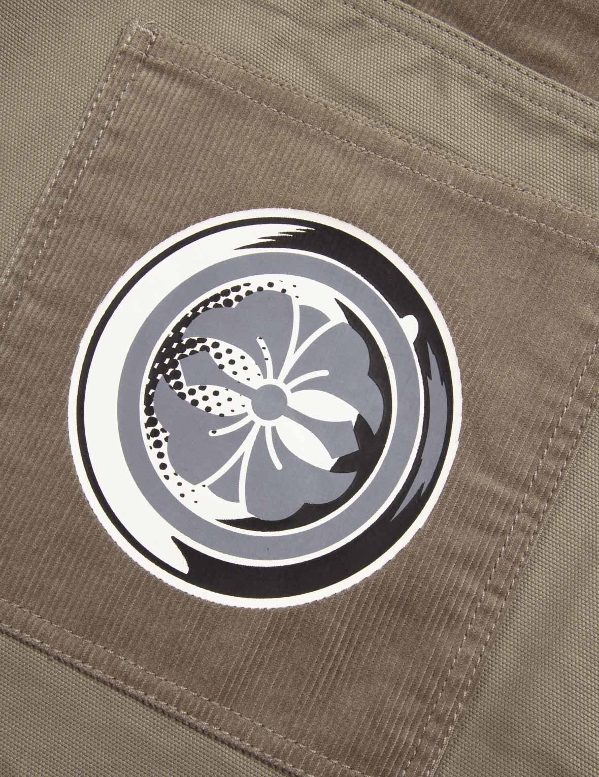 SEAGULL AND KAMON PRINT STRAIGHT FIT CHINO PANTS - 8