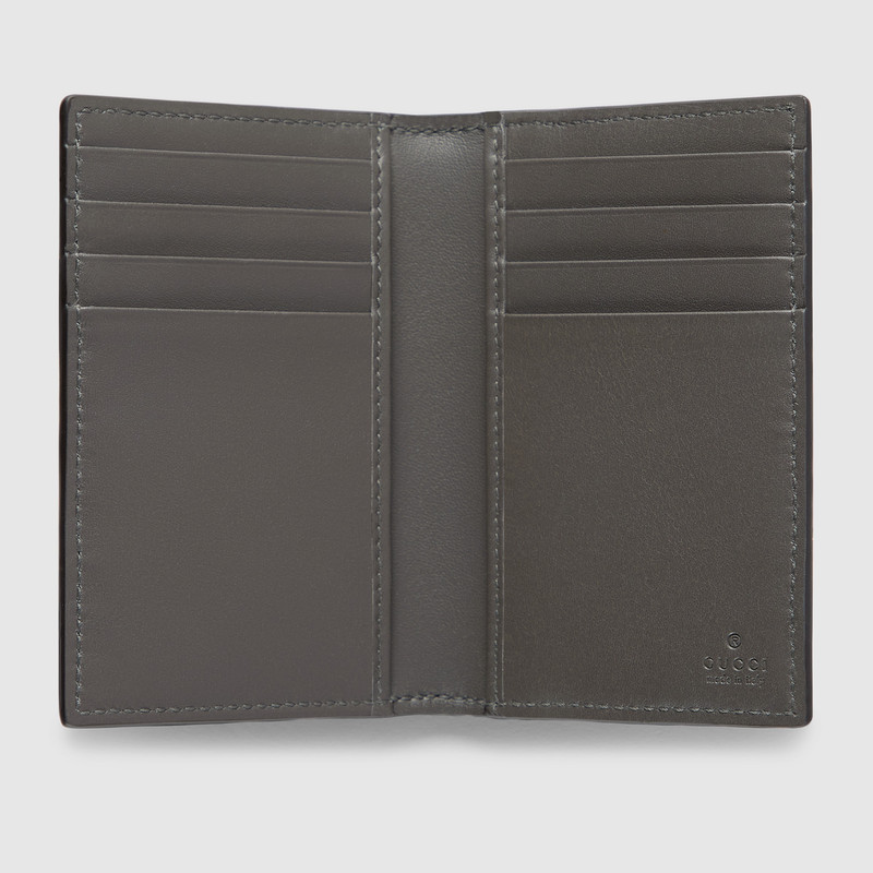 GUCCI GG Emblem card case outlook