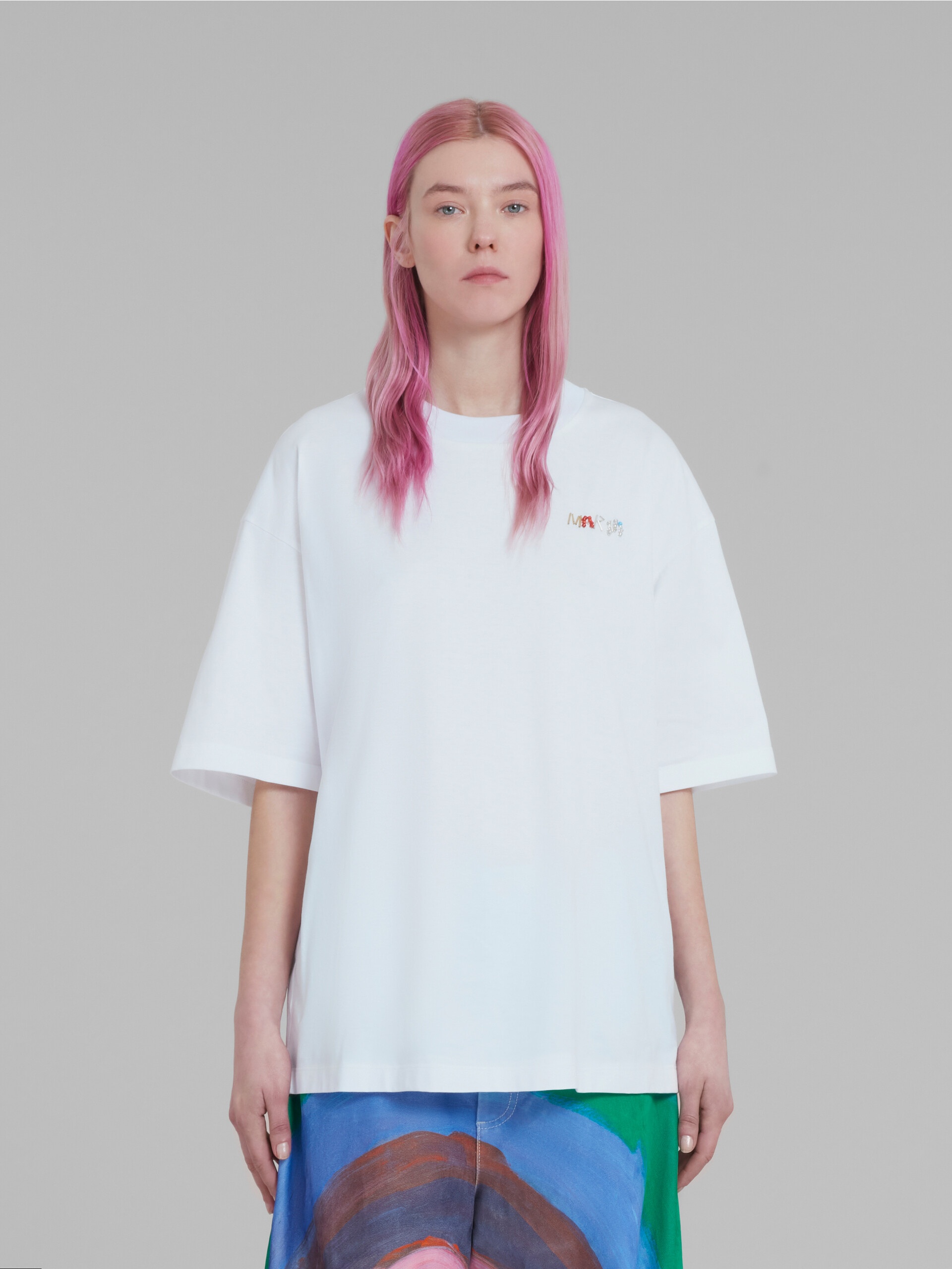 WHITE JERSEY T-SHIRT WITH BEADED MARNI LETTERING - 2