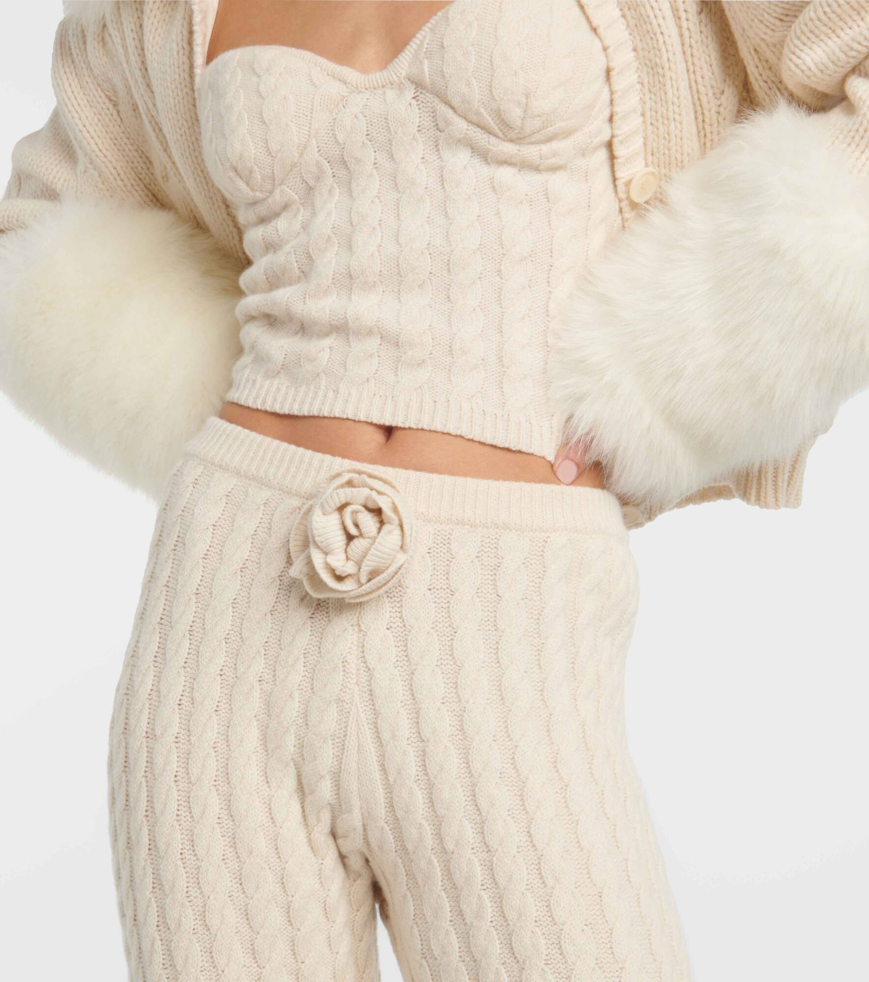 Floral-appliqué split-hem flared pants - 4