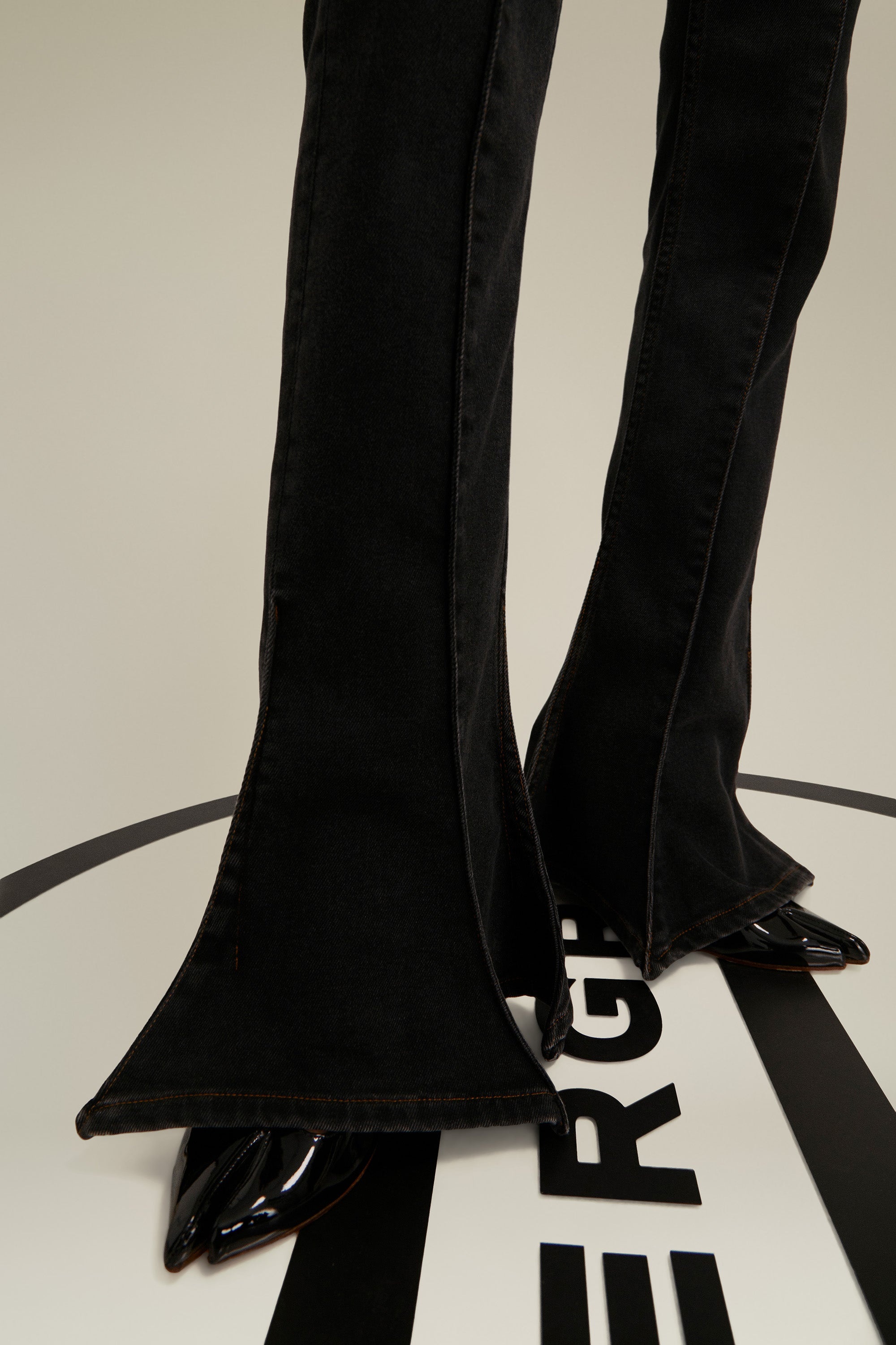 Classic Trumpet Jeans - 3
