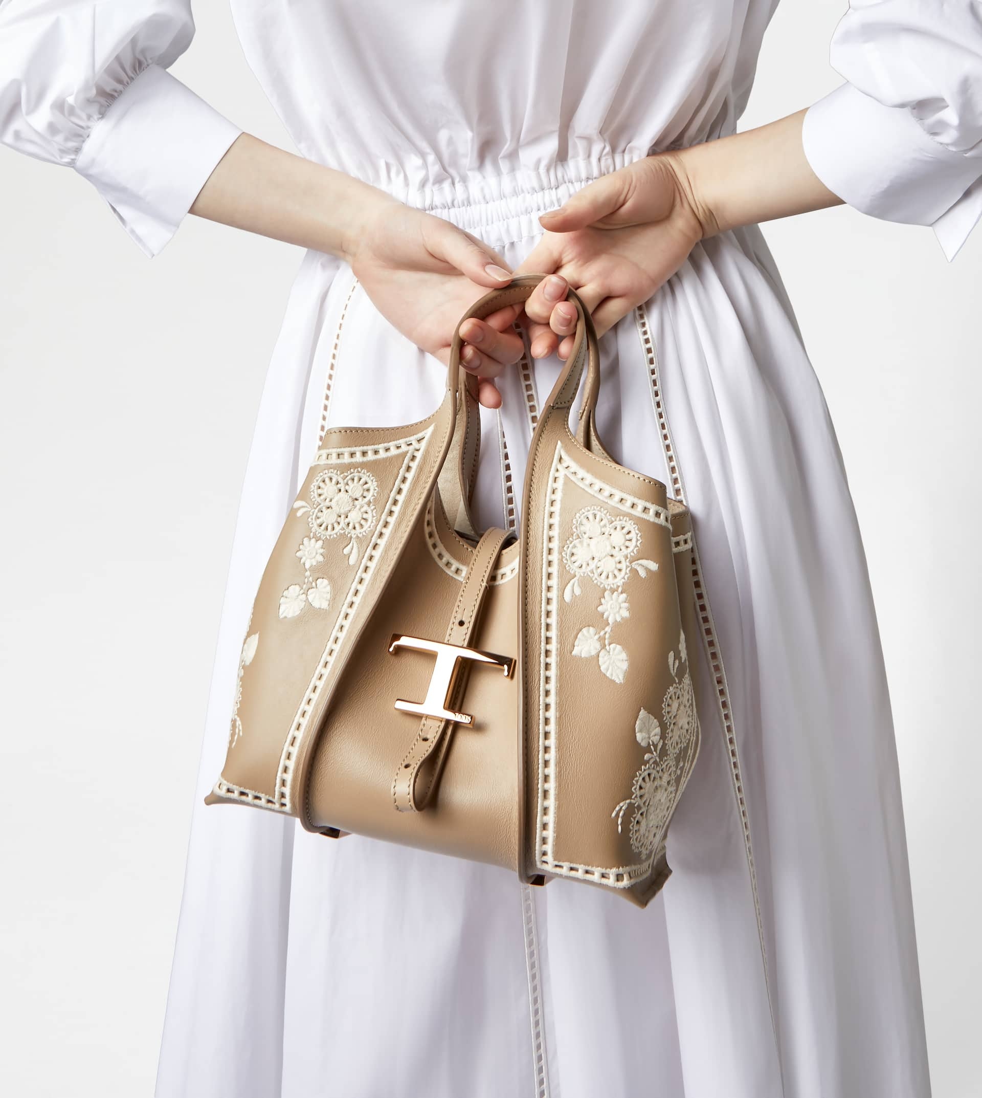 T TIMELESS SHOPPING BAG IN LEATHER MINI - BEIGE, WHITE - 2