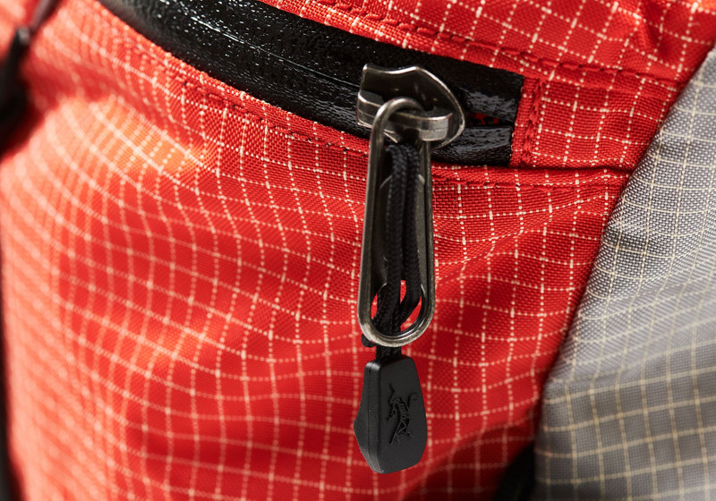 PALACE ARC'TERYX ALPHA AR 20 BACKPACK GREY / DYNASTY 7