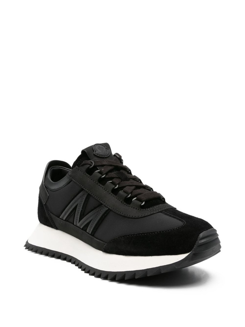 Moncler Pacey 2 leather logo sneakers outlook