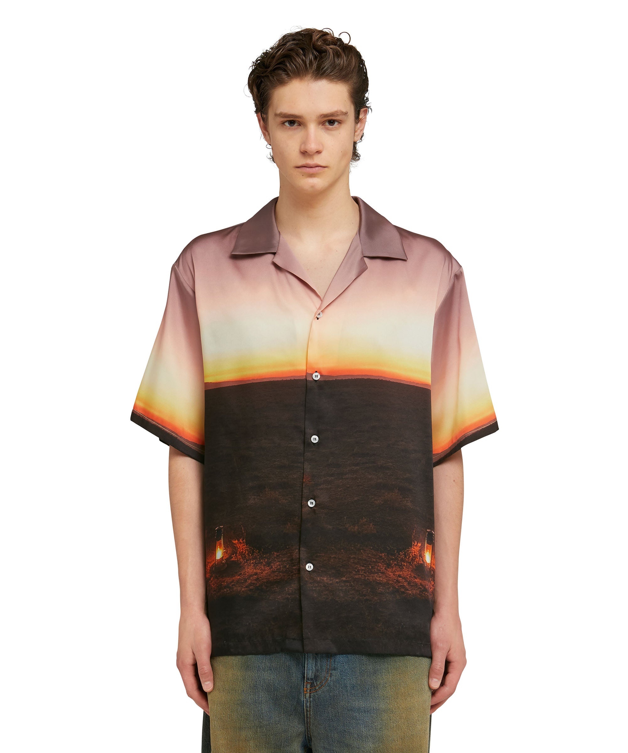 Fluid fabric  bowling shirt with "Tanzanian gaze torch snap" print - 2
