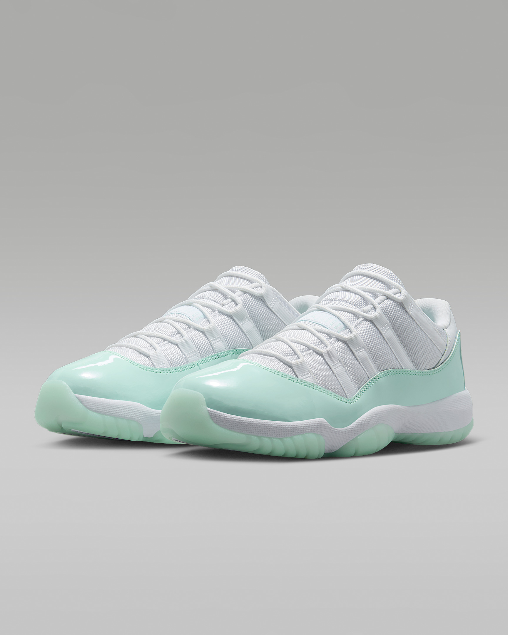 Air Jordan 11 Retro Low "Igloo" Women's Shoes - 5