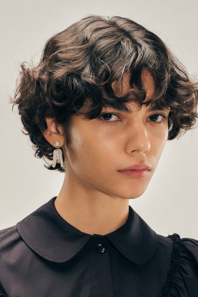 Simone Rocha Pearl & Crystal Bloom Earrings outlook