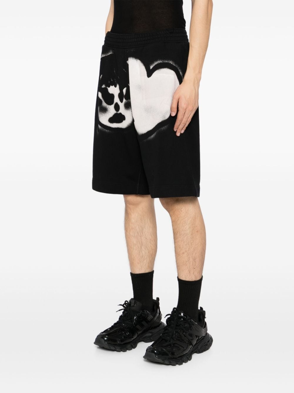 graffiti print shorts - 3