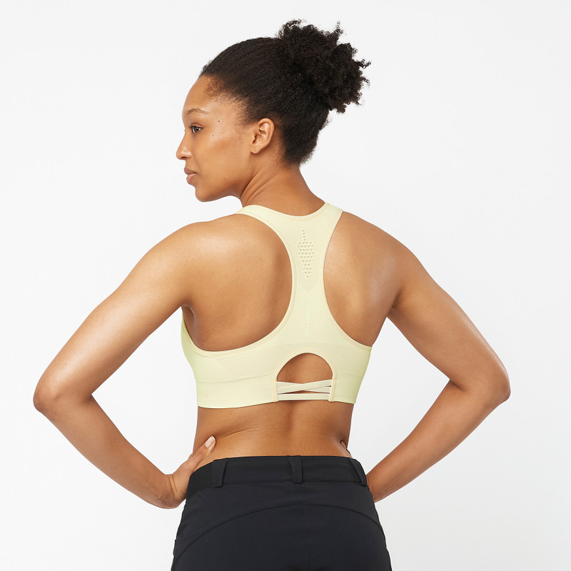 SALOMON ESSENTIAL MOVE ON BRA  SEAMLESS outlook