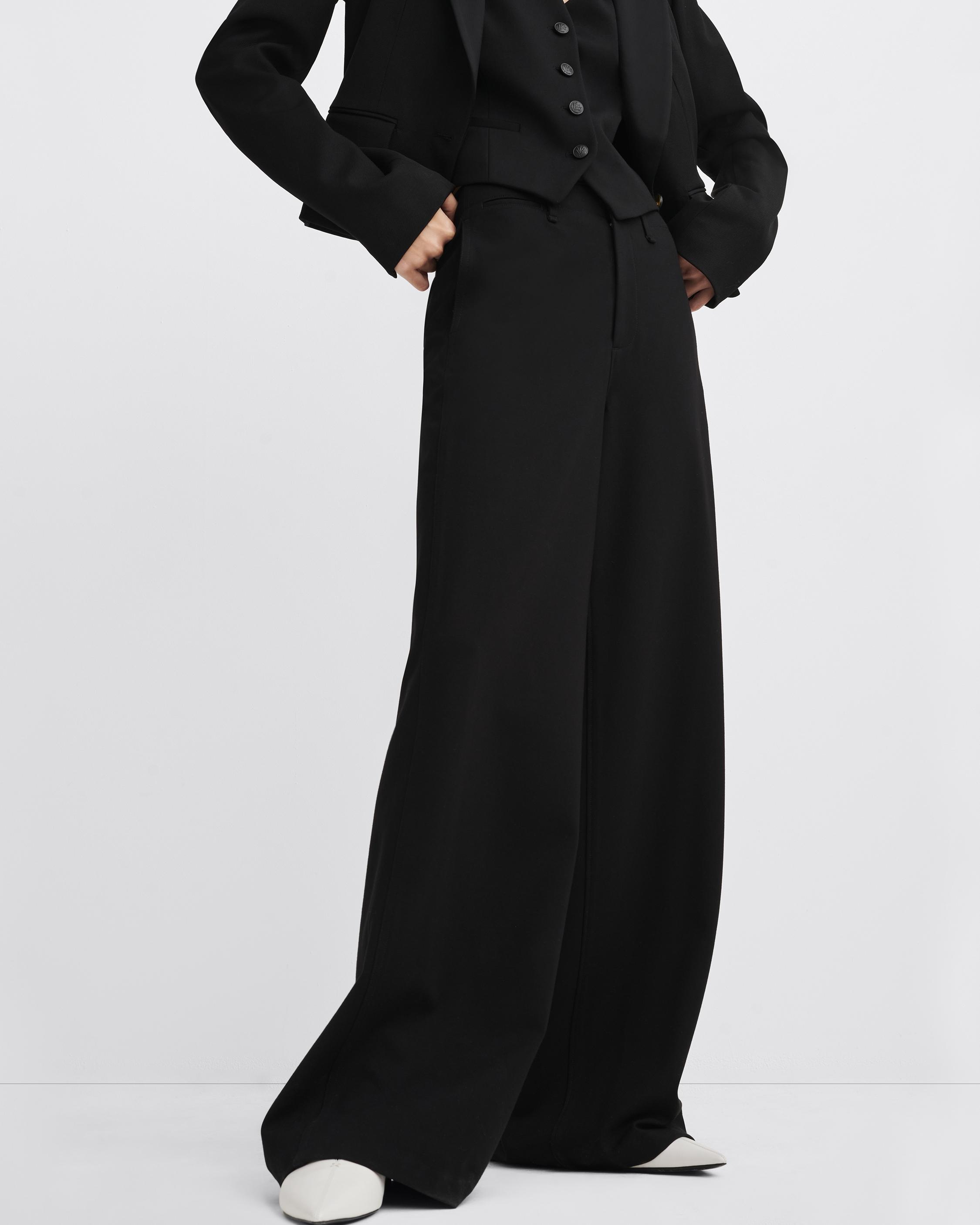 Sofie Ponte Pant
Classic Fit - 6