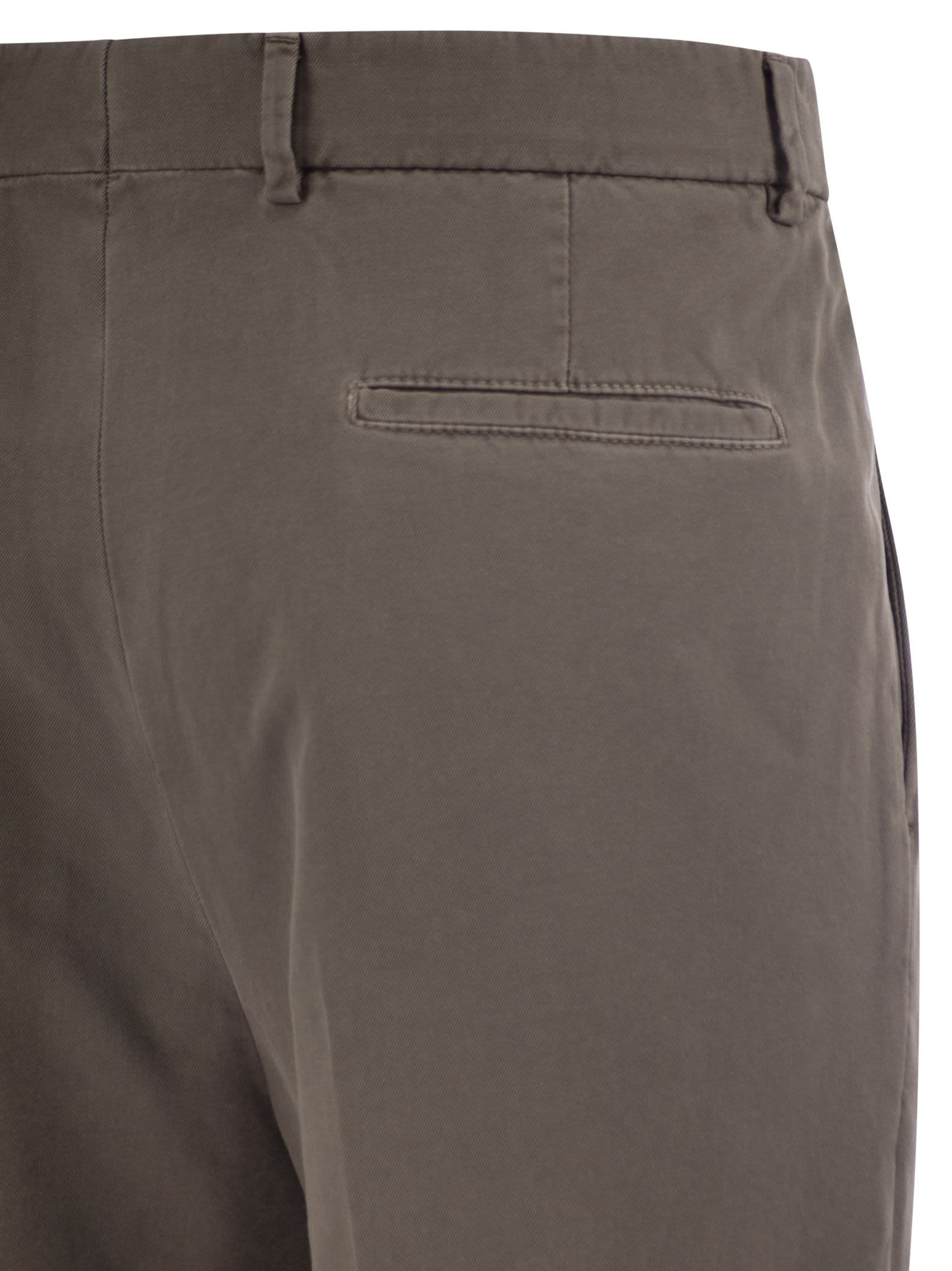Brunello Cucinelli Men Leisure Fit Trousers In Garment-Dyed Cotton Velvet With Darts - 4