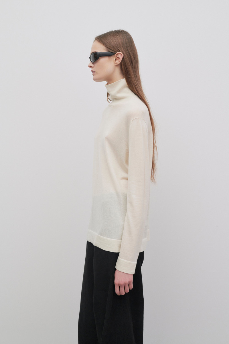 Fulton Turtleneck in Cashmere 4