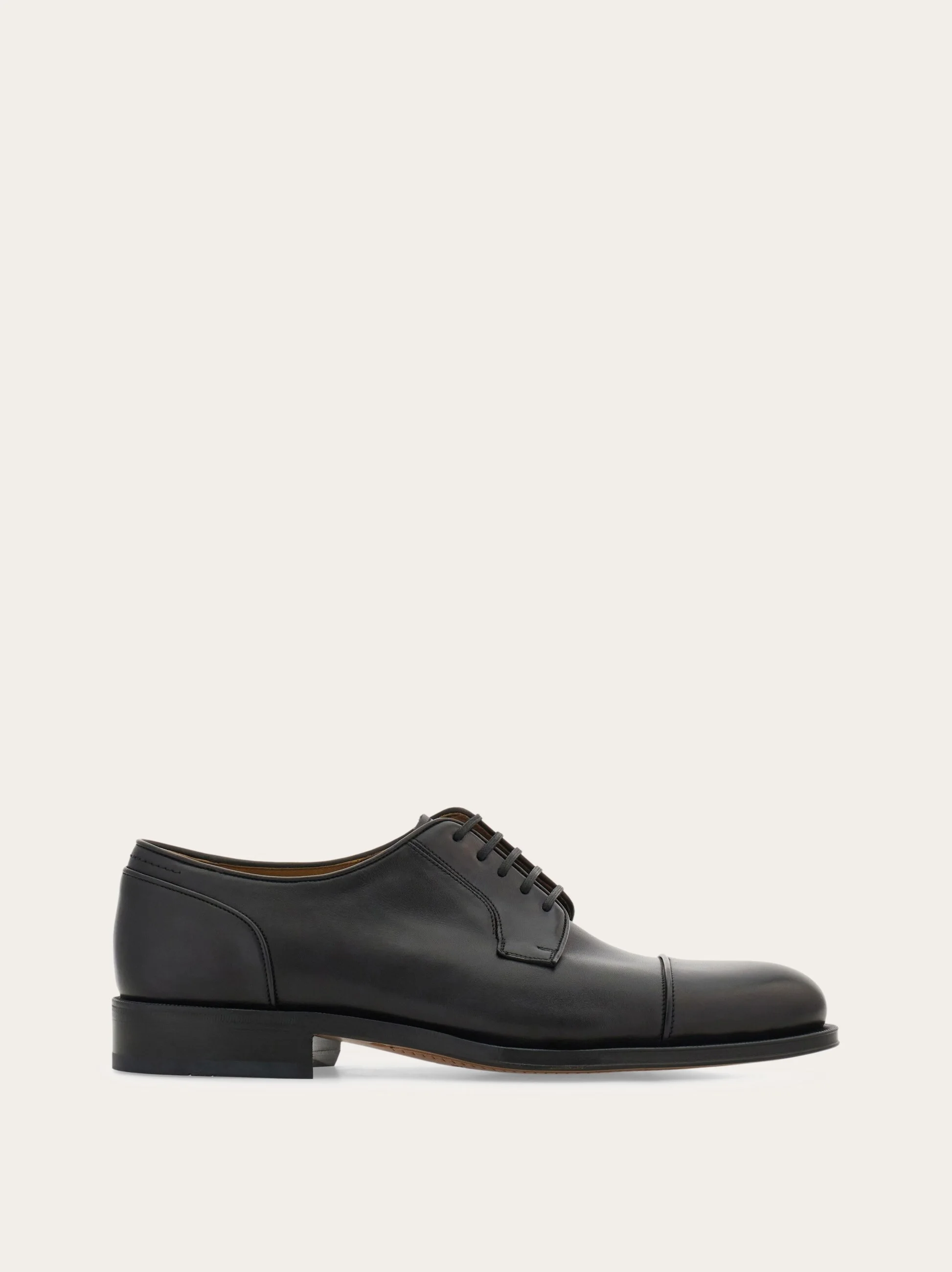Derby shoe with stitching detail - 1