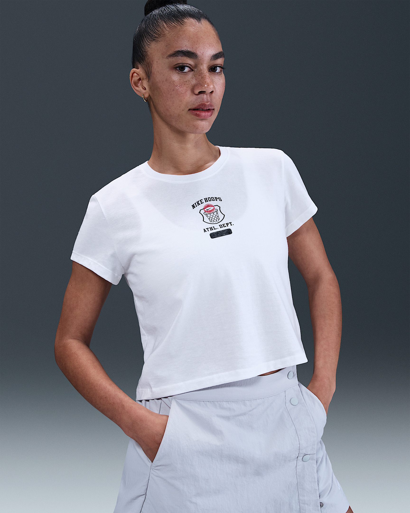 Nike Club Women's Cropped T-Shirt - 1