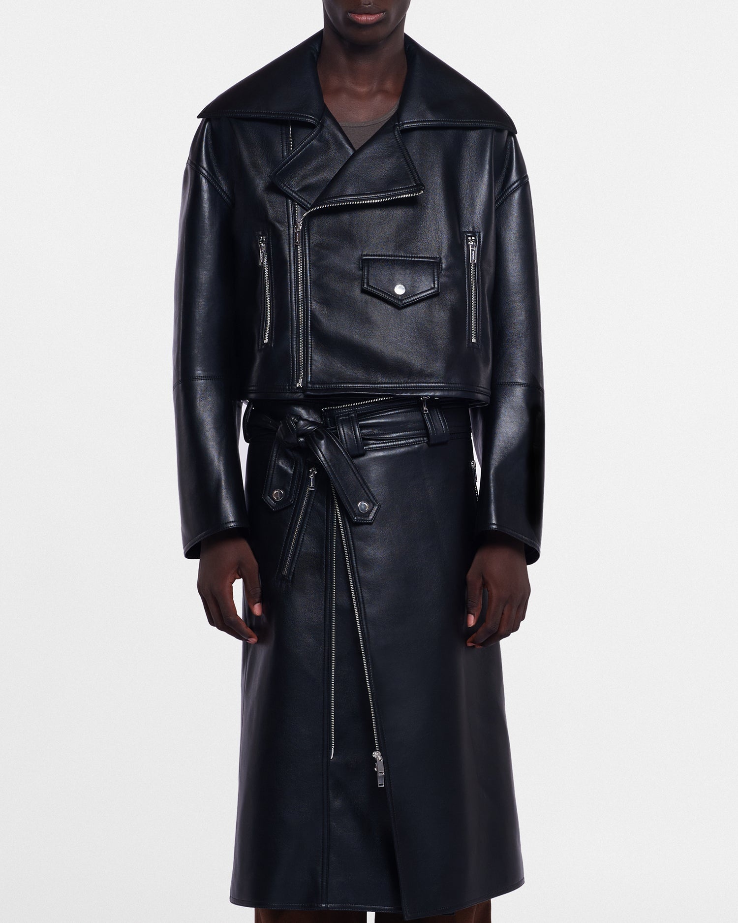 【関税込み】Nanushka ブラック Rannia テーラードジャケット Nanushka Regenerated Leather Biker Coat | REVERSIBLE