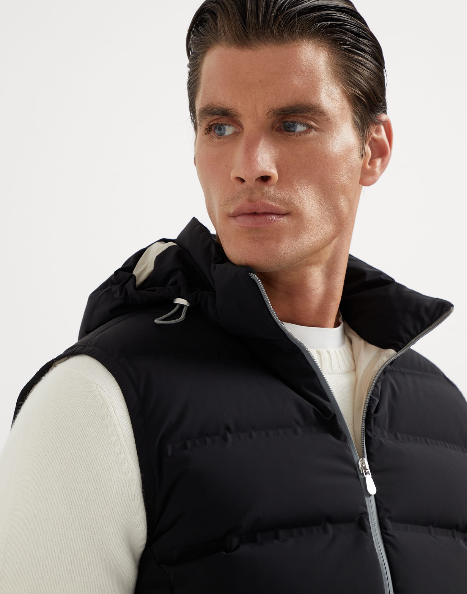 Bonded taffeta down vest with heat-bonded seams and detachable hood - 3
