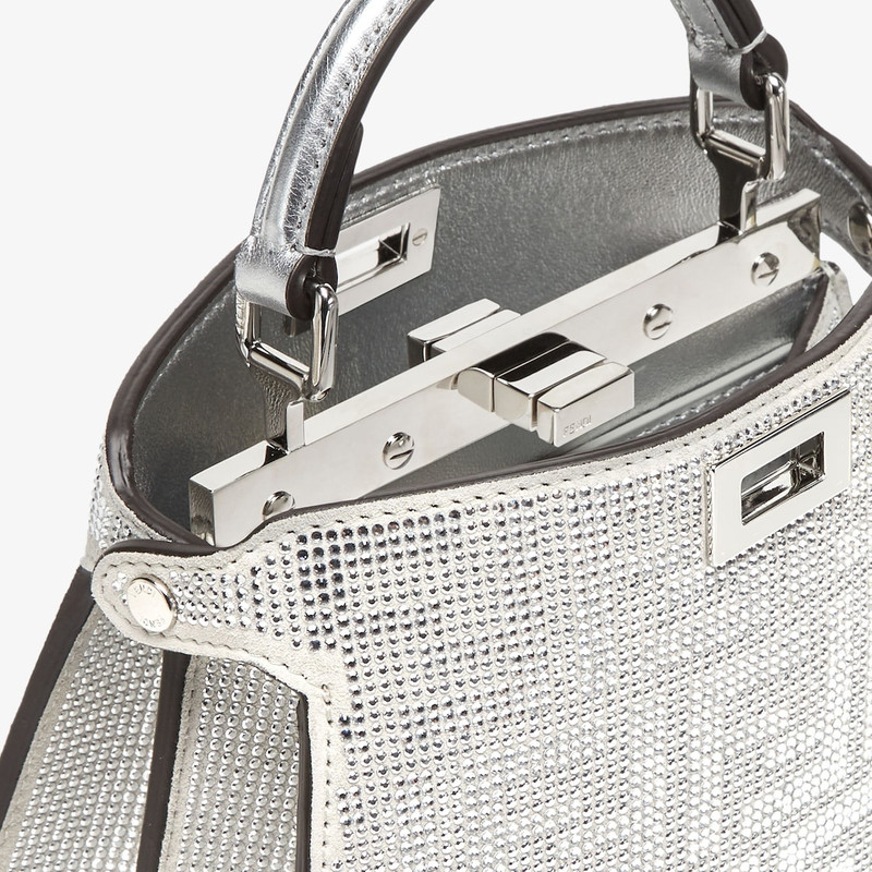 Peekaboo ISeeU Petite 5