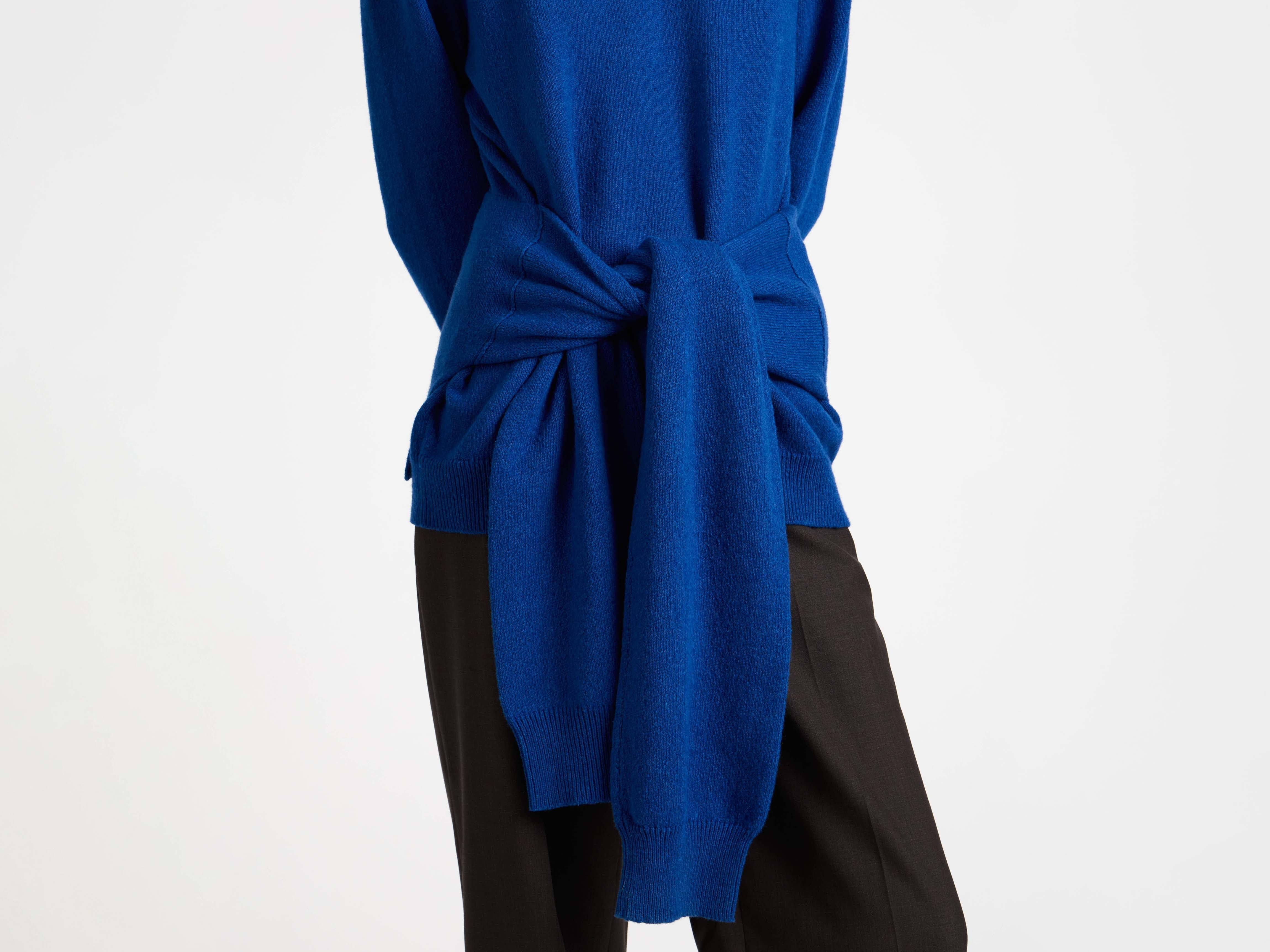 SLEEVE-TIE WAISTED JUMPER IN COBALT - 4
