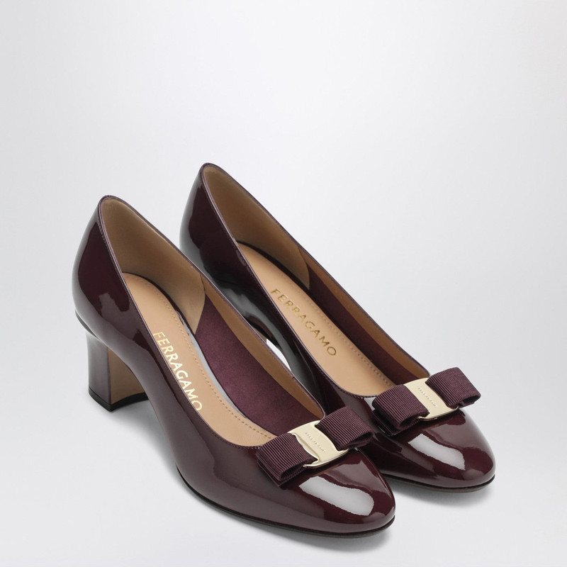 FERRAGAMO Plum Vara Bow Pumps outlook