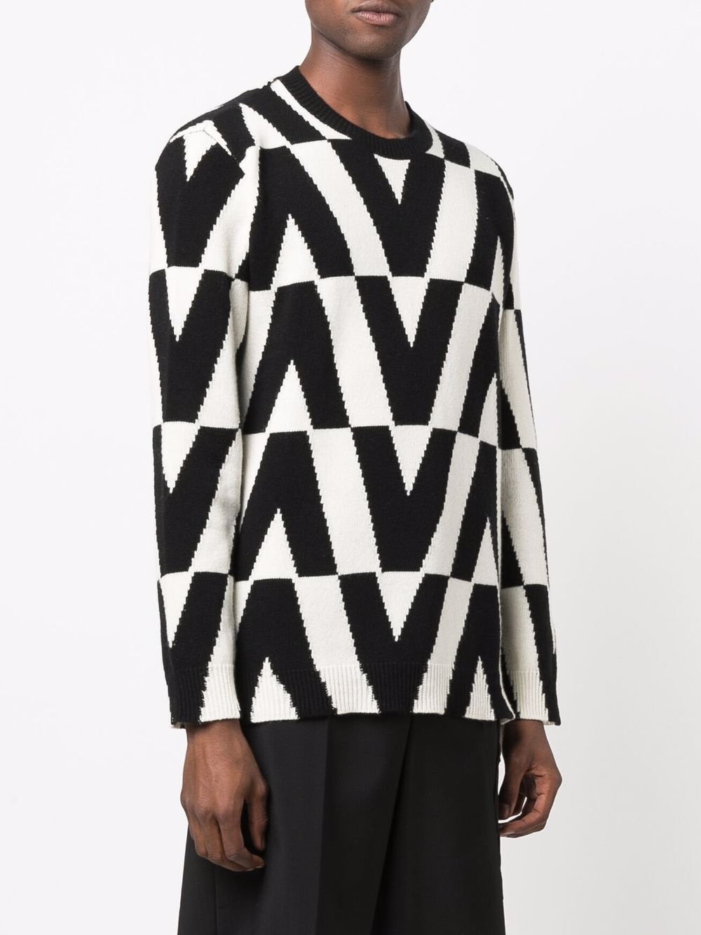 V-motif graphic-knit long-sleeve jumper - 3