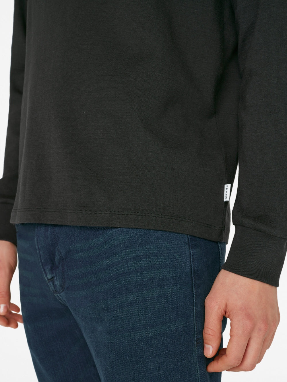 Duo Fold Long Sleeve Crew in Noir - 4