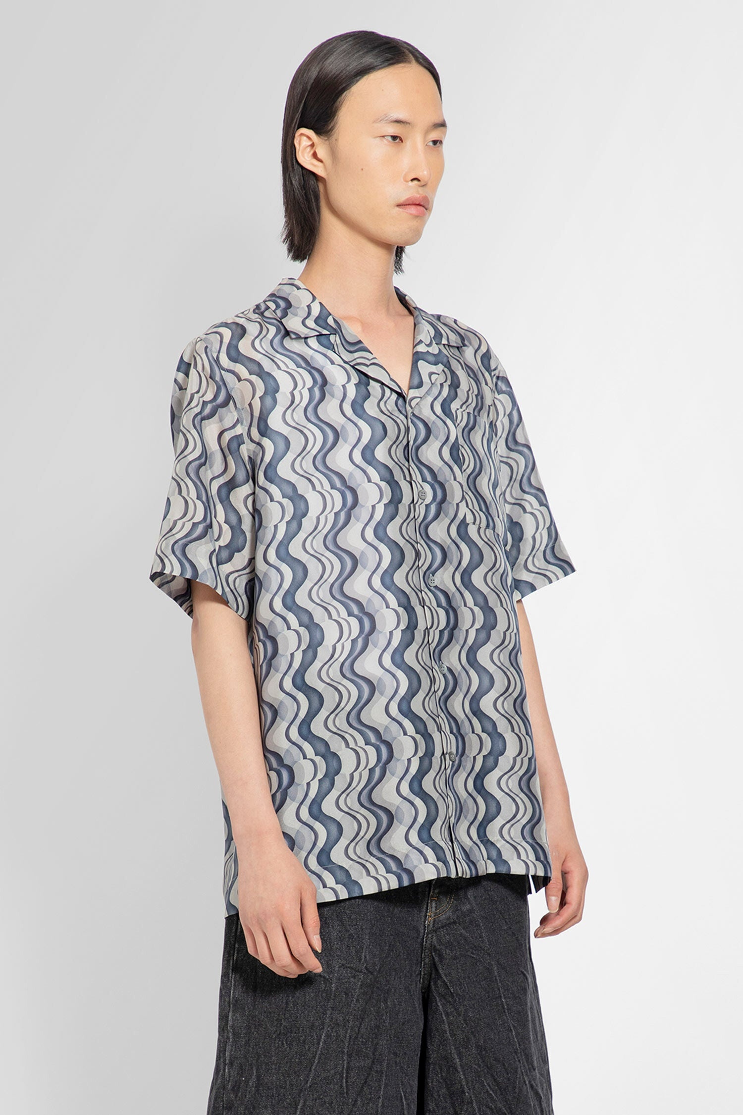 DRIES VAN NOTEN クラフィックフリント半袖シャツ 【関税込】 251358M192066_1.jpg