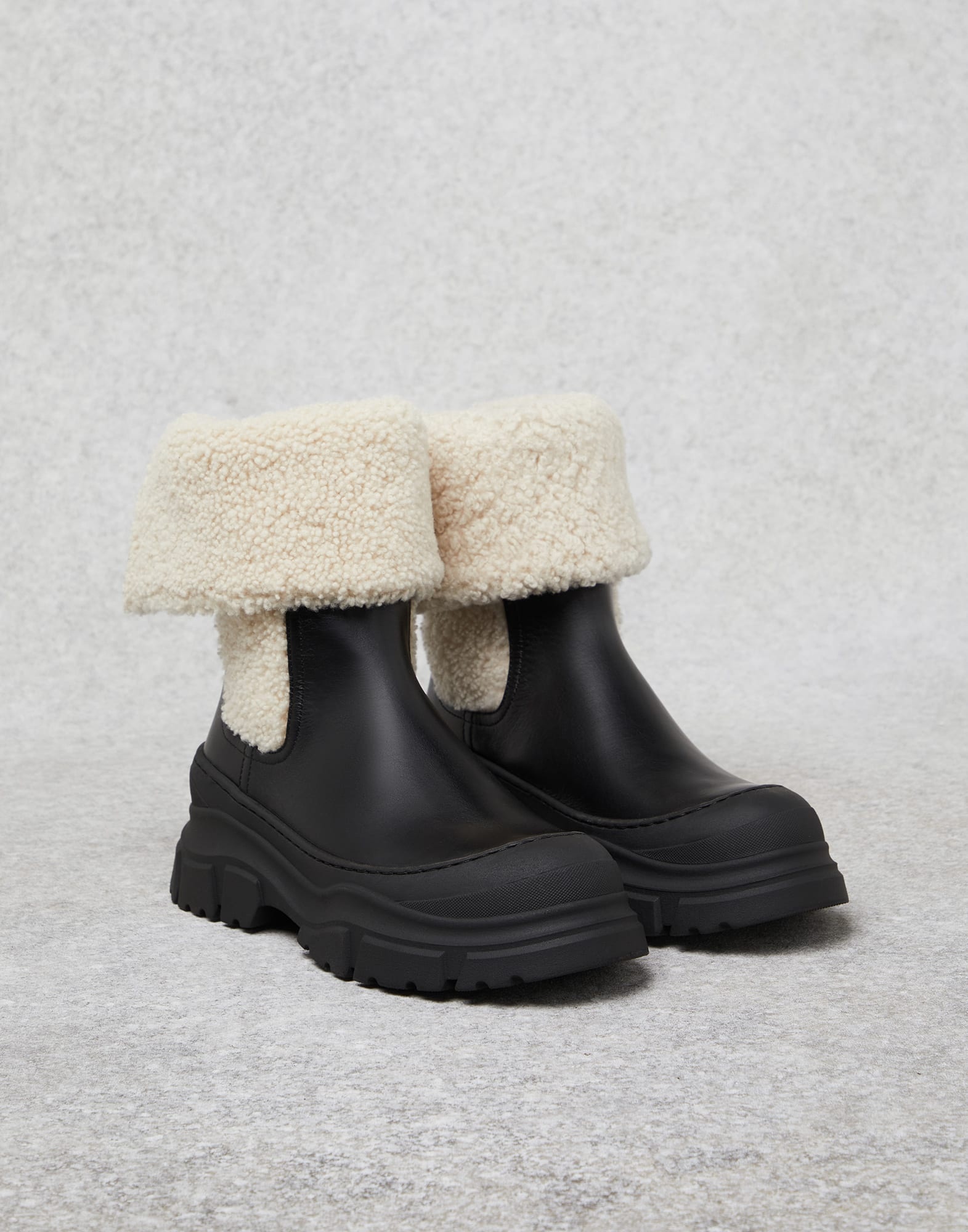 Matte calfskin and shearling Chelsea boots with shiny zipper pull - 1