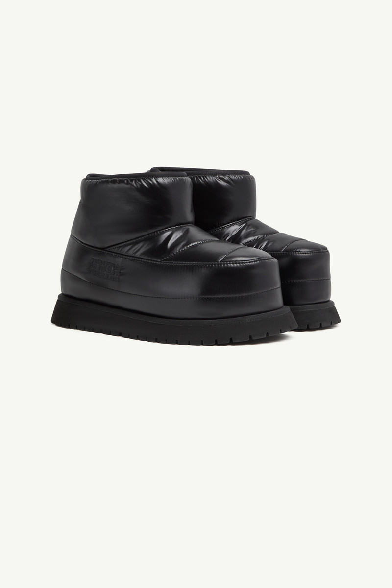 MM6 Maison Margiela Après ski boots outlook